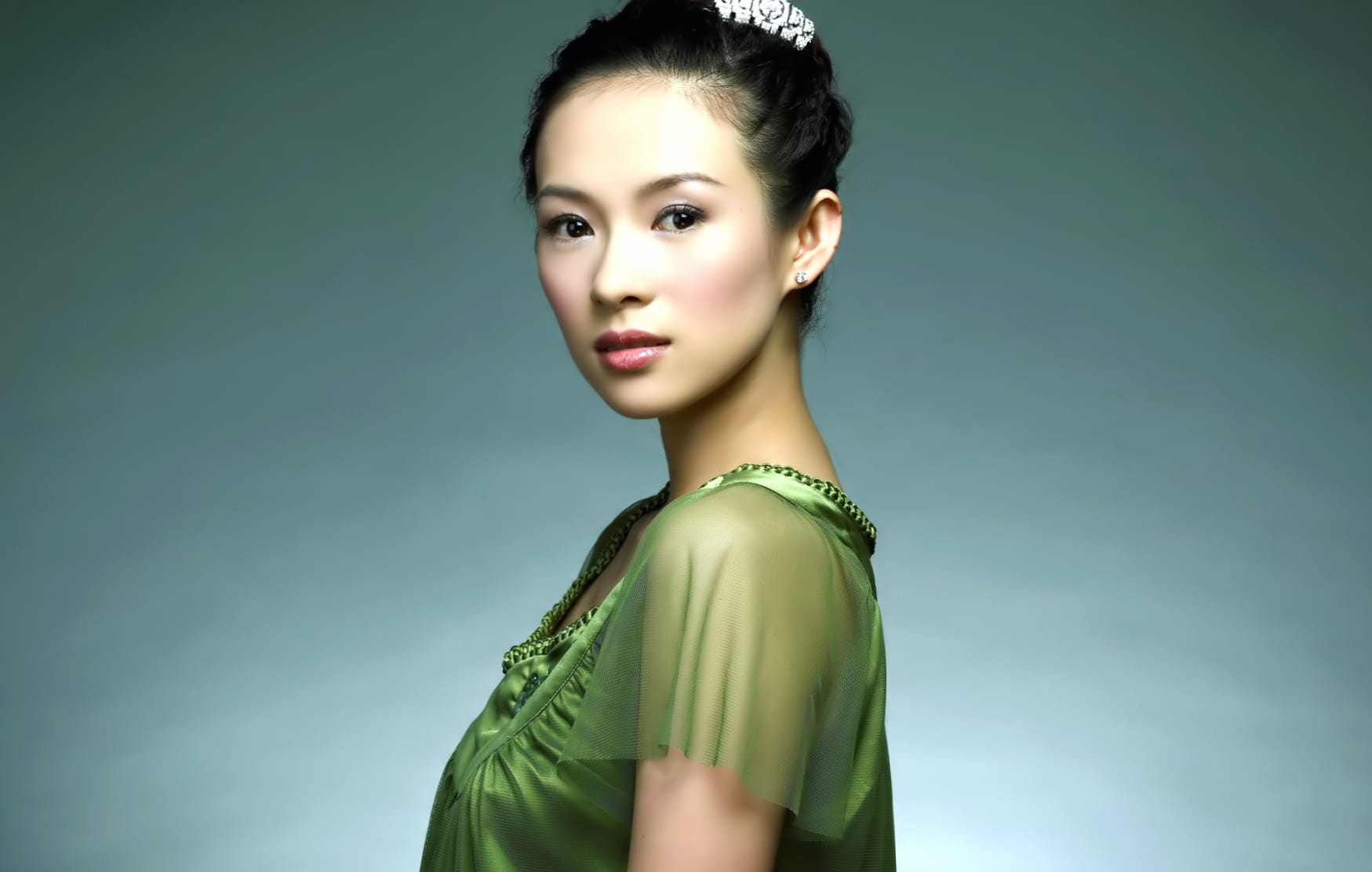 Celebrity Zhang Ziyi at 640 x 960 iPhone 4 size wallpapers HD quality