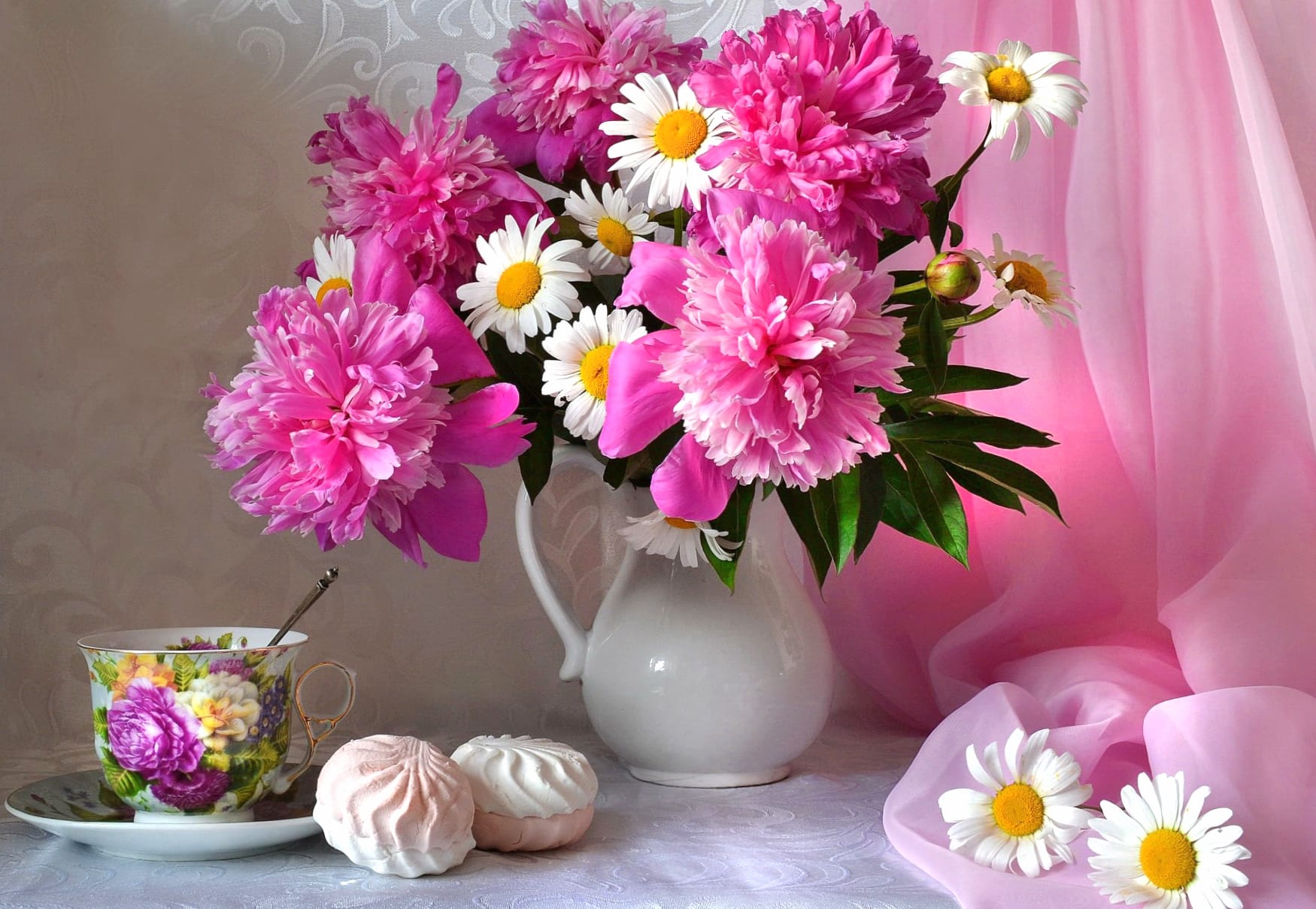 Charming Floral Delight of Pink and White Flowers wallpapers HD quality