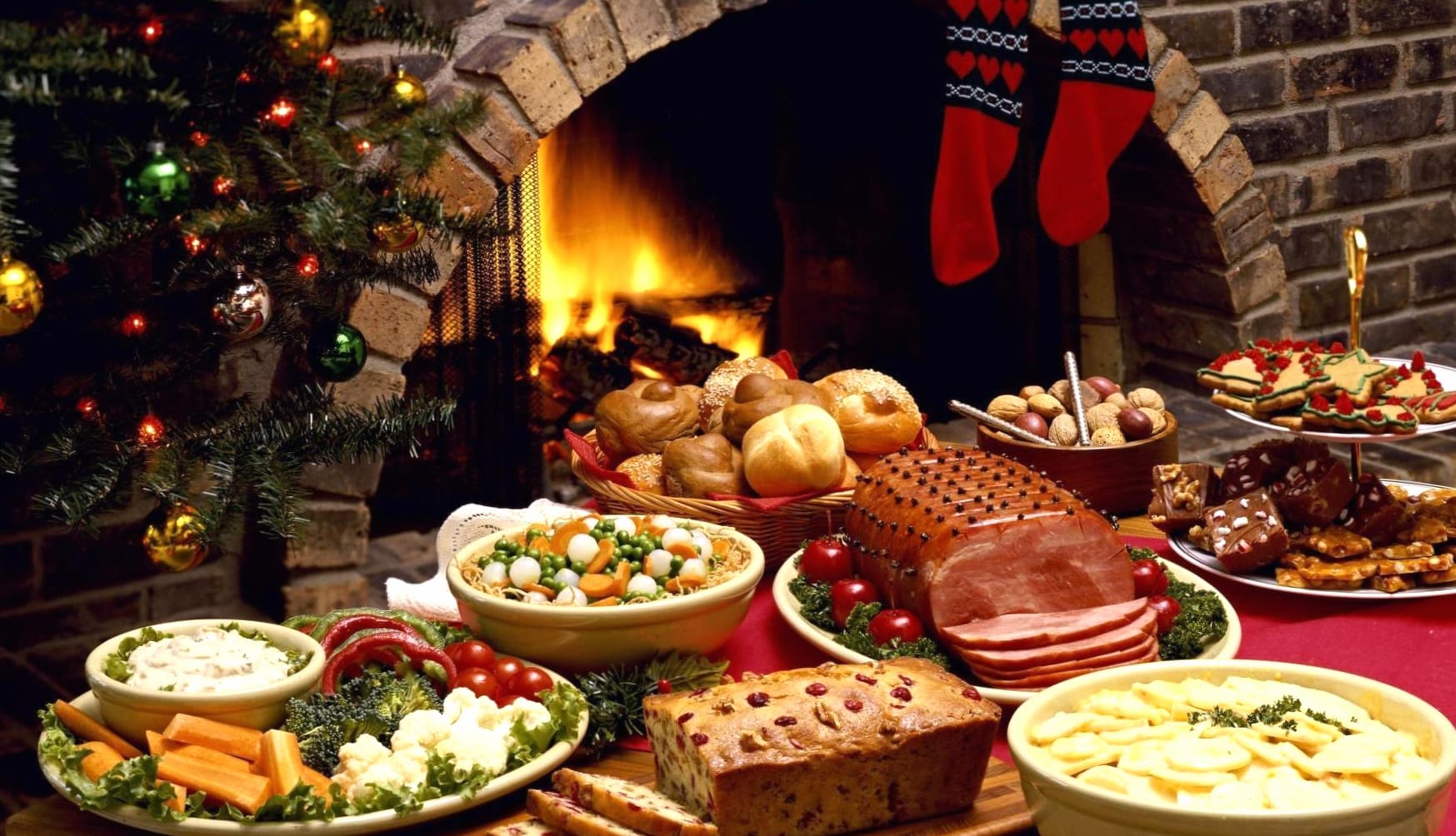 Cookie Fireplace Christmas Ornaments Christmas Food Meal at 1680 x 945 HD size wallpapers HD quality