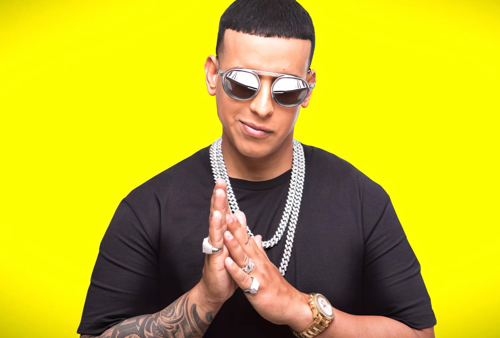 Daddy Yankee Stylish Pose - wallpapers HD quality