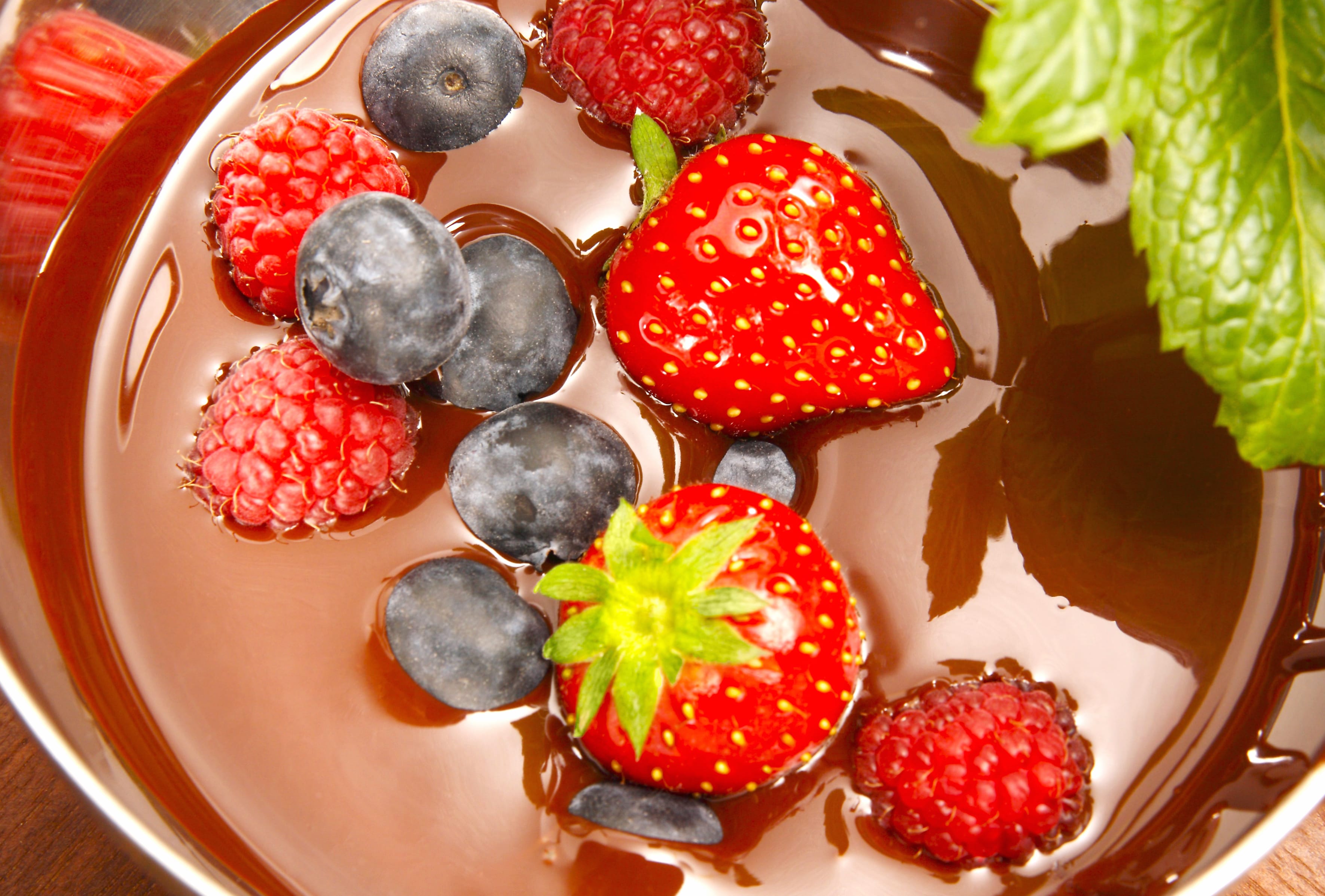 Delicious Dessert Delight HD Chocolate and Berries wallpapers HD quality