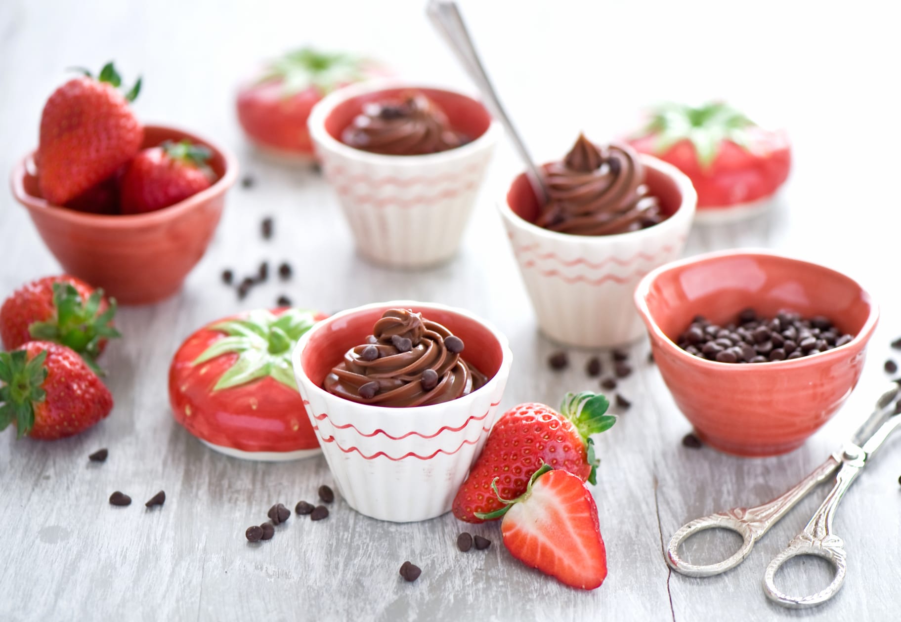 Delicious Dessert Indulge in Chocolate Strawberries at 1536 x 864 HD size wallpapers HD quality