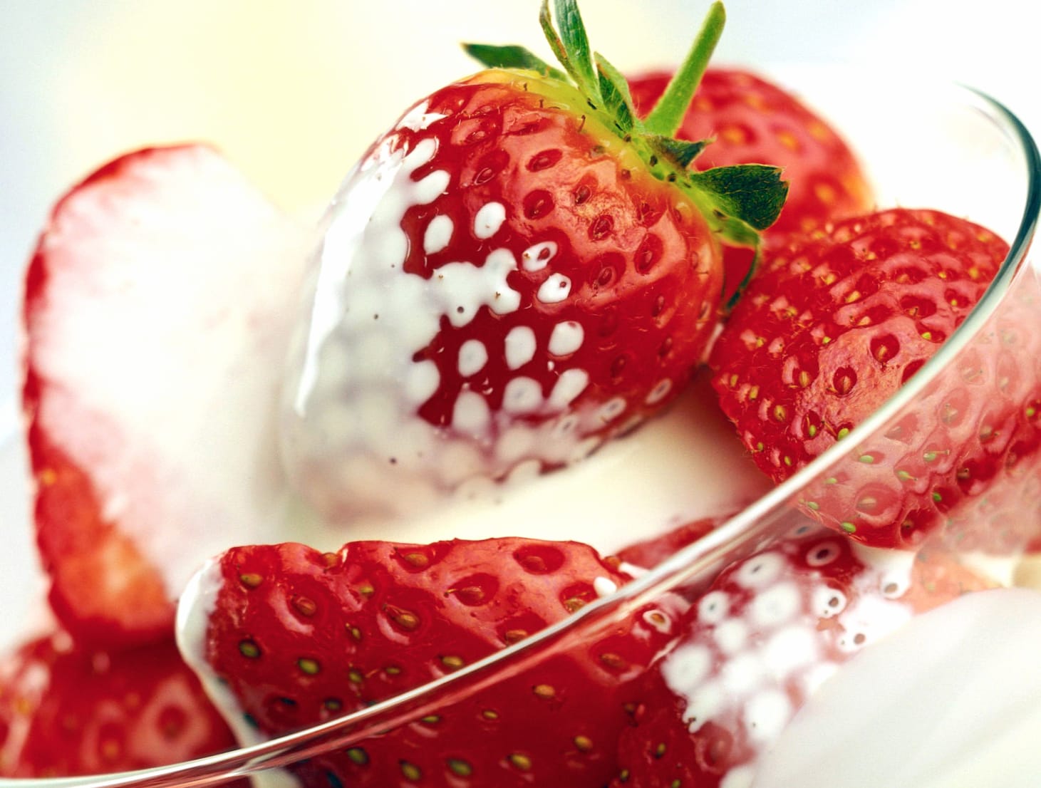 Delicious Strawberries A Stunning wallpapers HD quality