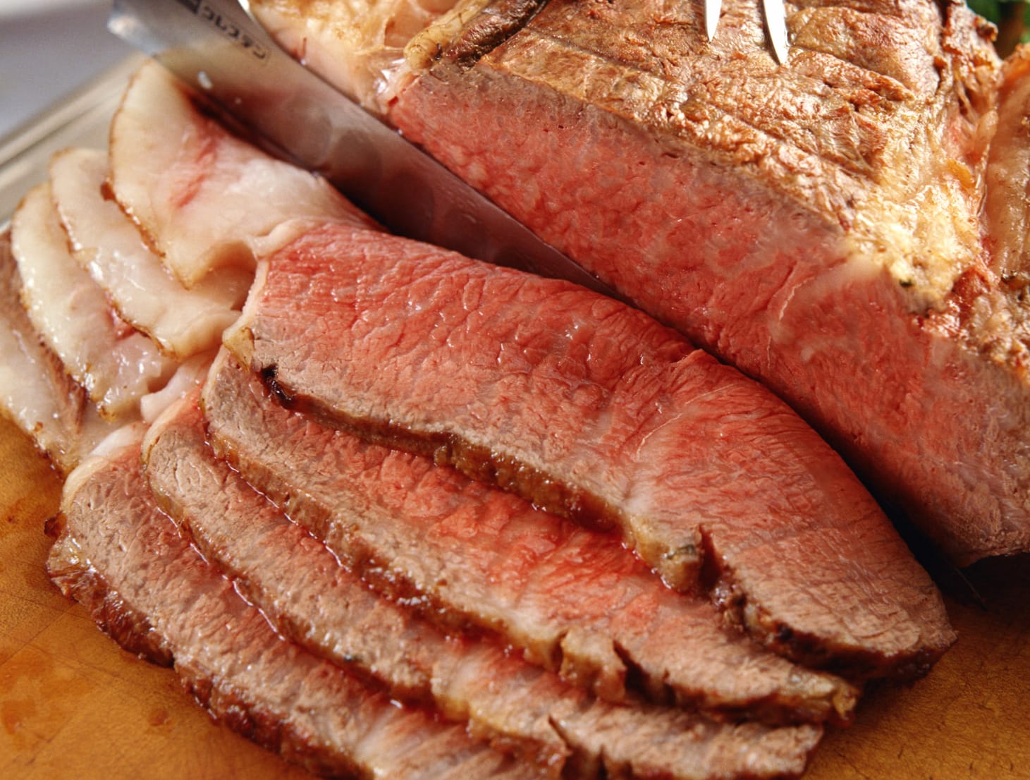 Deliciously Sliced Meat at 640 x 960 iPhone 4 size wallpapers HD quality