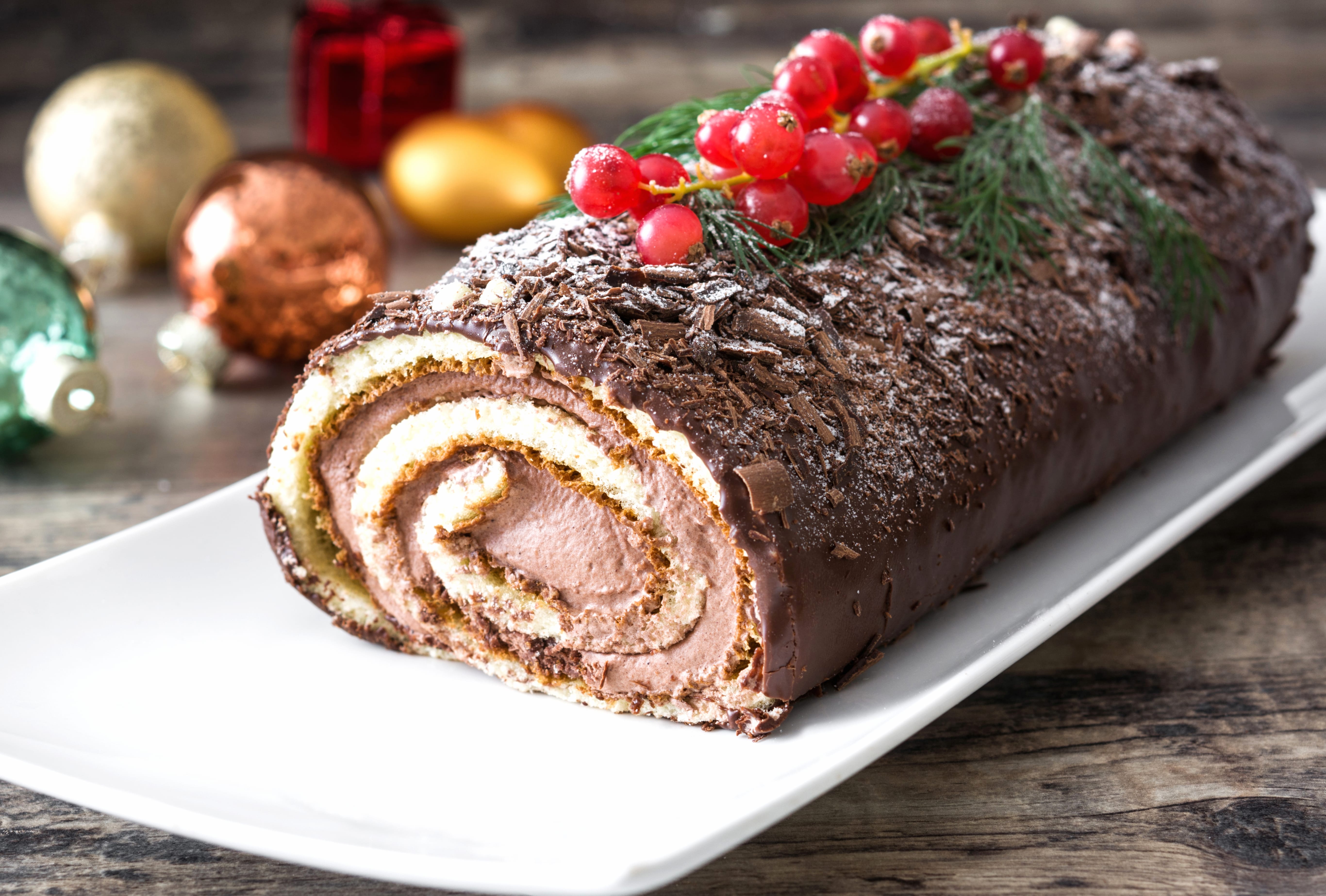 Dessert Pastry Christmas Food Cake at 640 x 1136 iPhone 5 size wallpapers HD quality