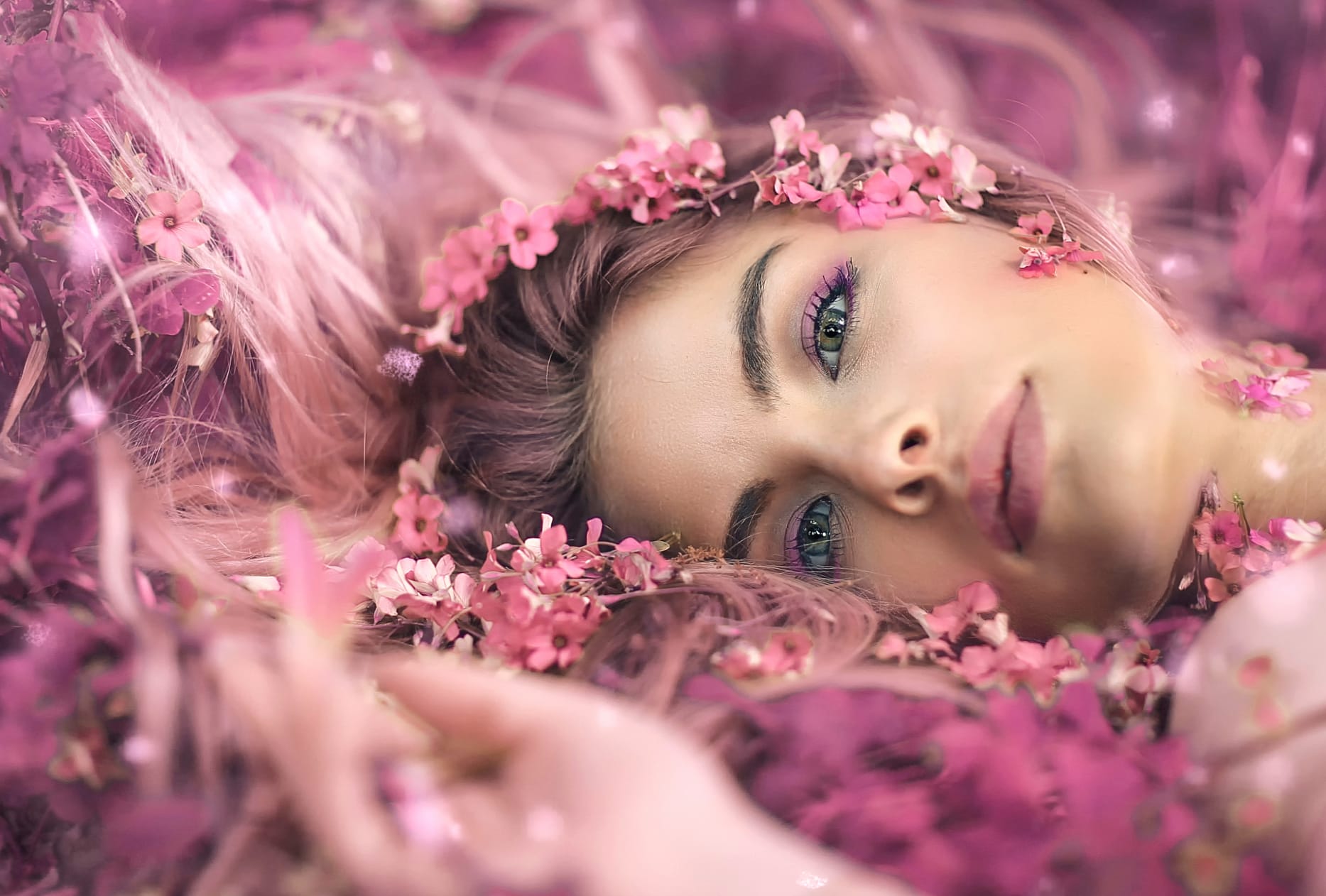 Dreamy Floral Woman - Pink Flower wallpapers HD quality