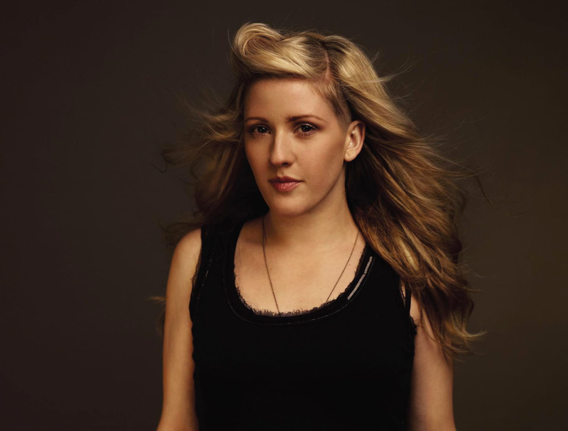 Ellie Goulding Captivating Music Icon at 1600 x 1200 size wallpapers HD quality