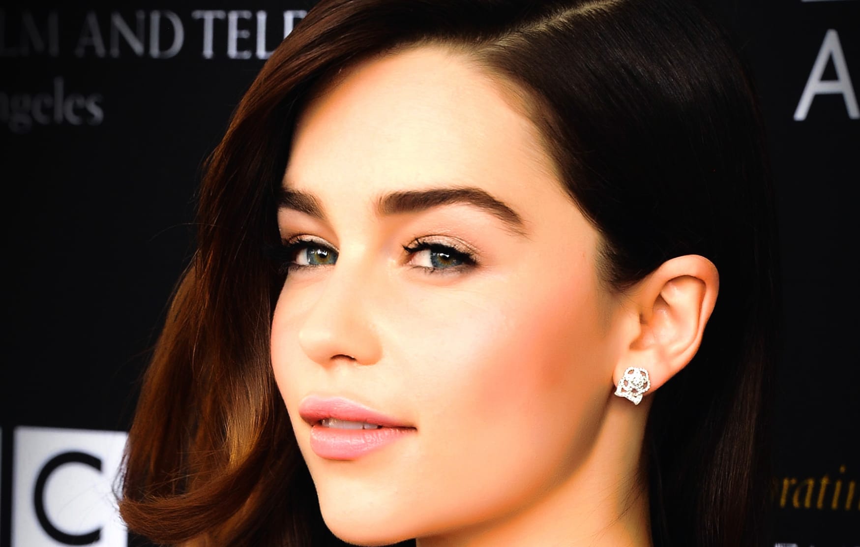 Emilia Clarke Stunning of a Celebrated Actress wallpapers HD quality