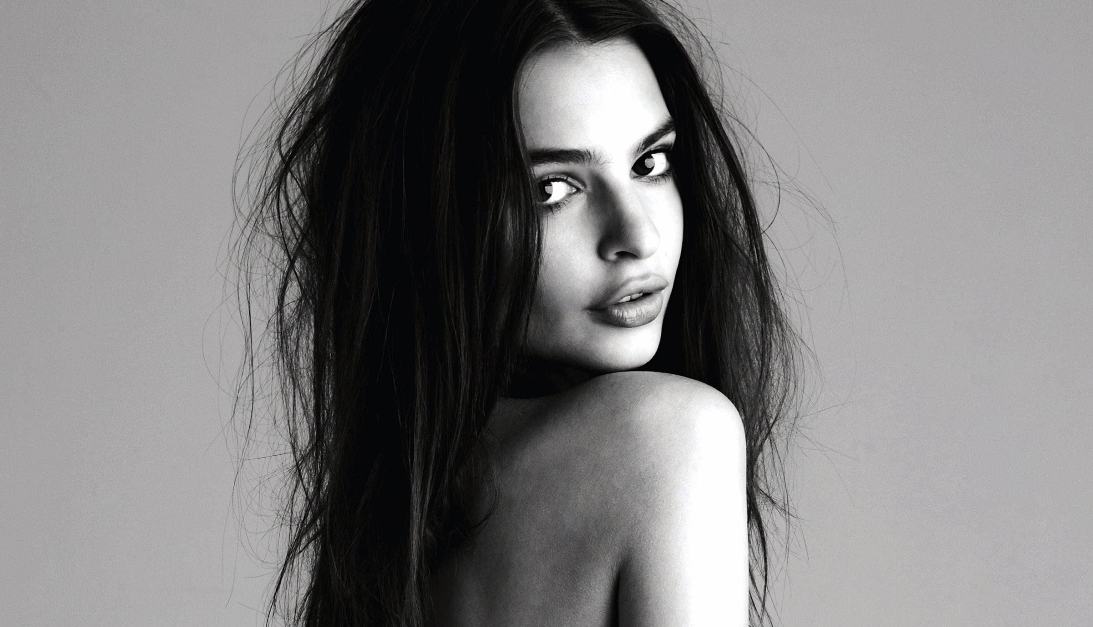 Emily Ratajkowski Portrait wallpapers HD quality