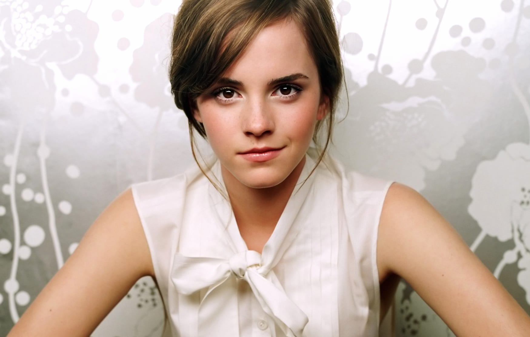 Emma Watson Iconic Celebrity Portrait at 1600 x 900 HD size wallpapers HD quality