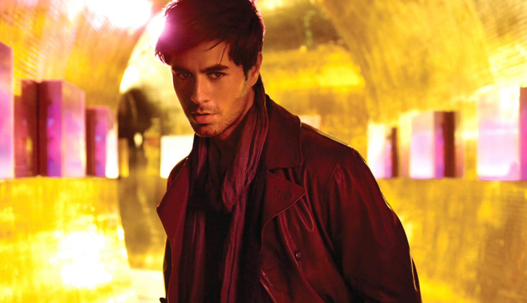 Enrique Iglesias Stunning for Music Lovers at 1024 x 768 size wallpapers HD quality