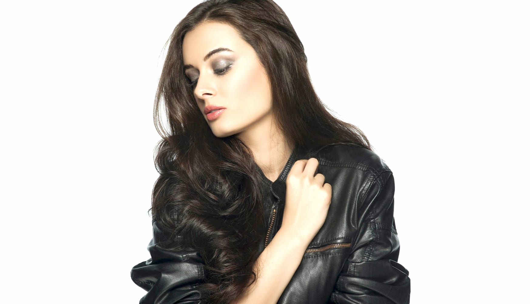 Evelyn Sharma Stunning of Indian Celebrity at 1334 x 750 iPhone 7 size wallpapers HD quality