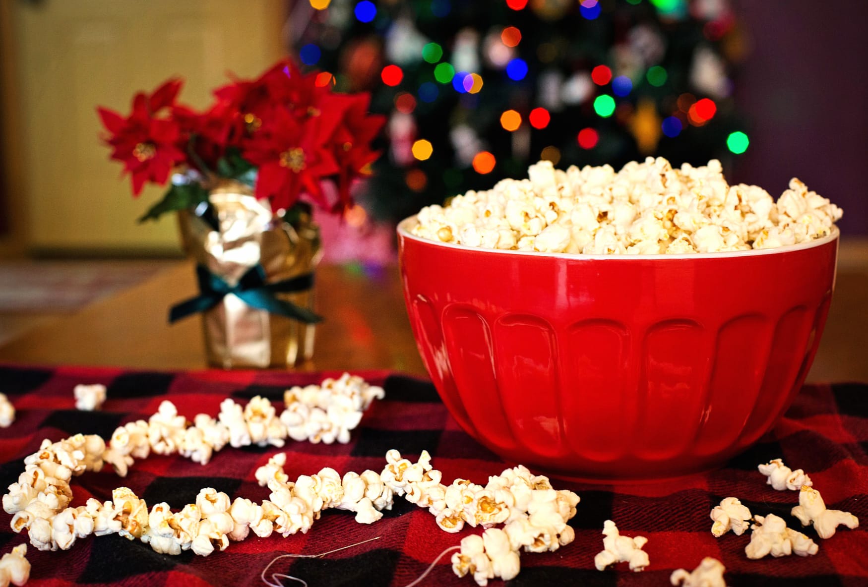 Festive Popcorn Snack Delight wallpapers HD quality