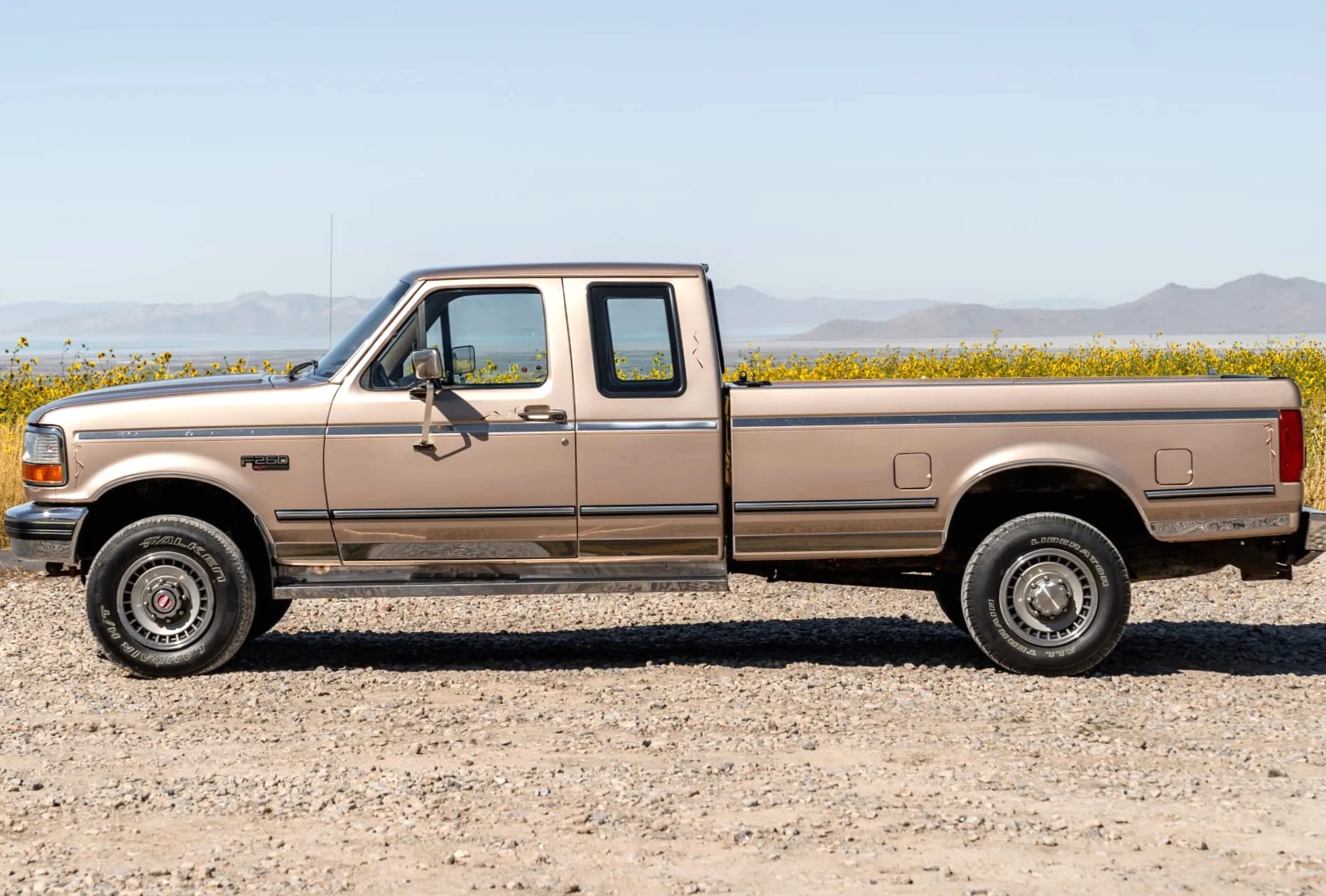 Ford F-250 XLT Picture - Image Abyss at 1334 x 750 iPhone 7 size wallpapers HD quality