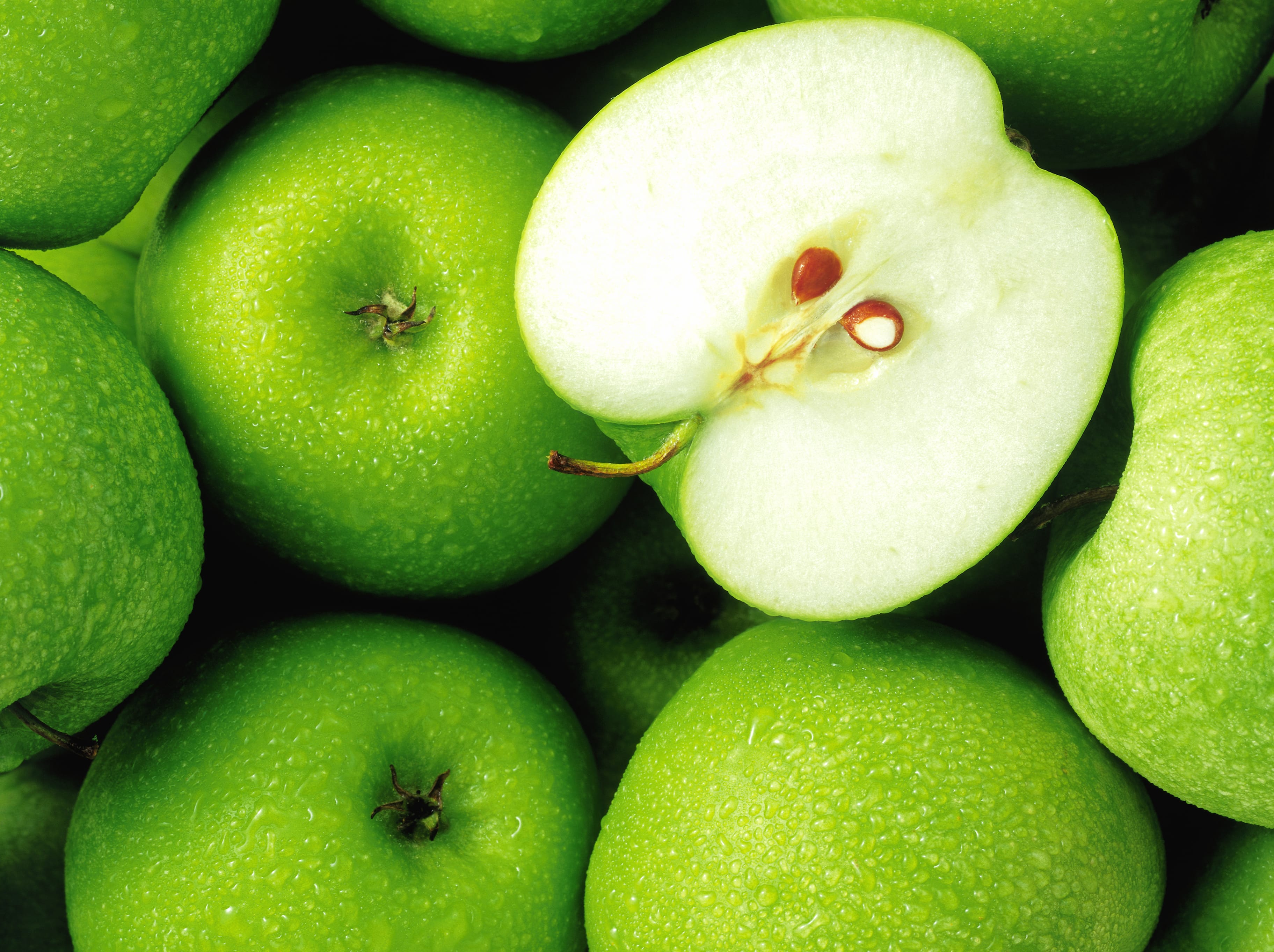 Fresh Green Apples - wallpapers HD quality