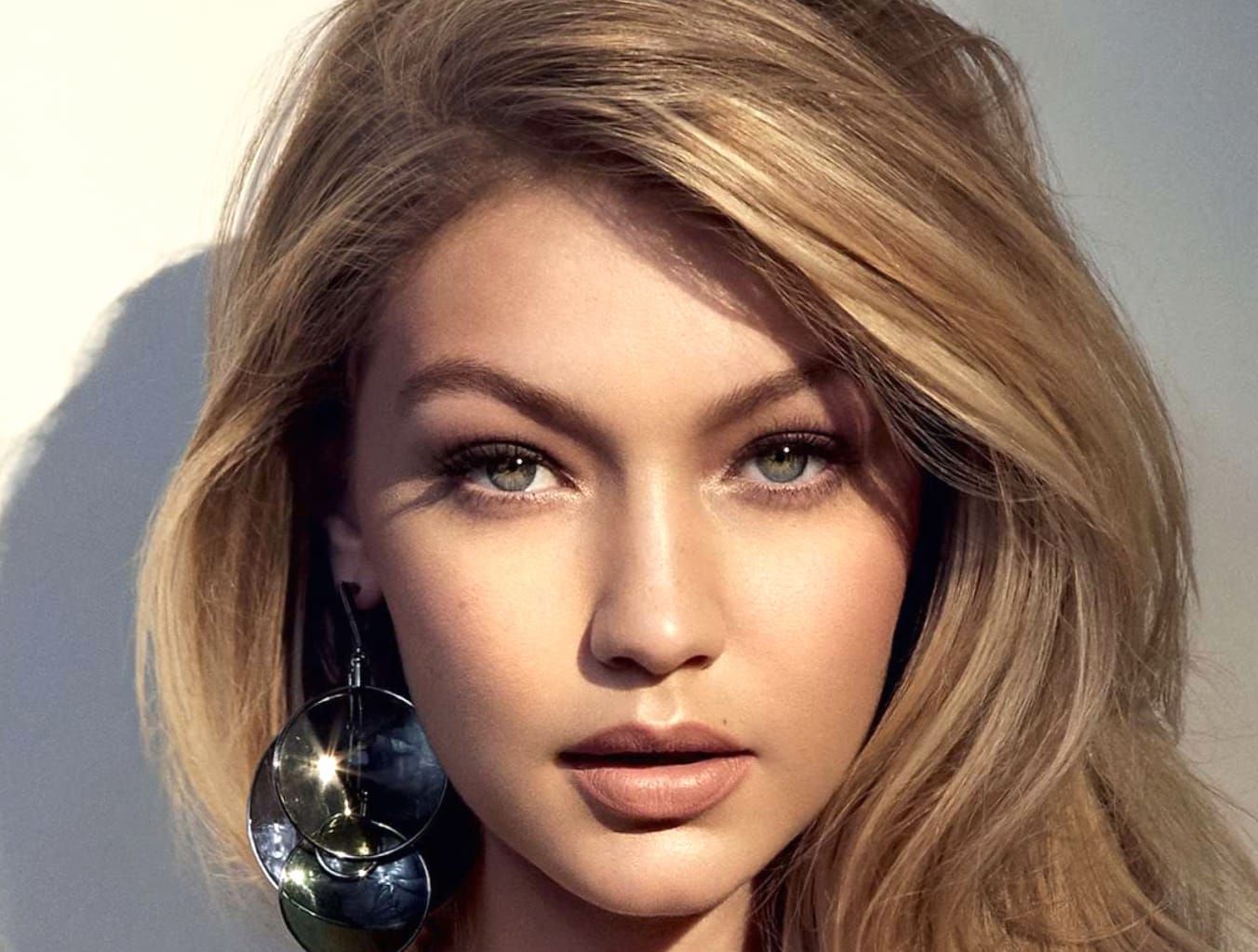 Gigi Hadid Stunning wallpapers HD quality