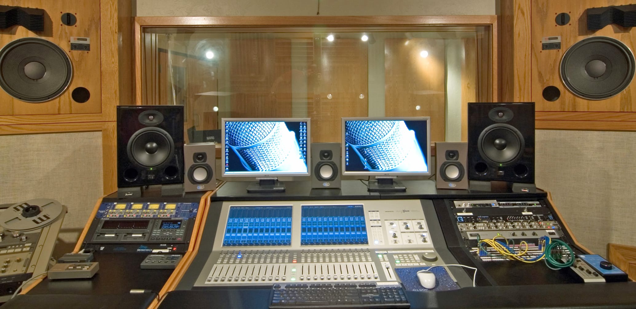 HD Wallpaper of a Modern Music Studio wallpapers HD quality