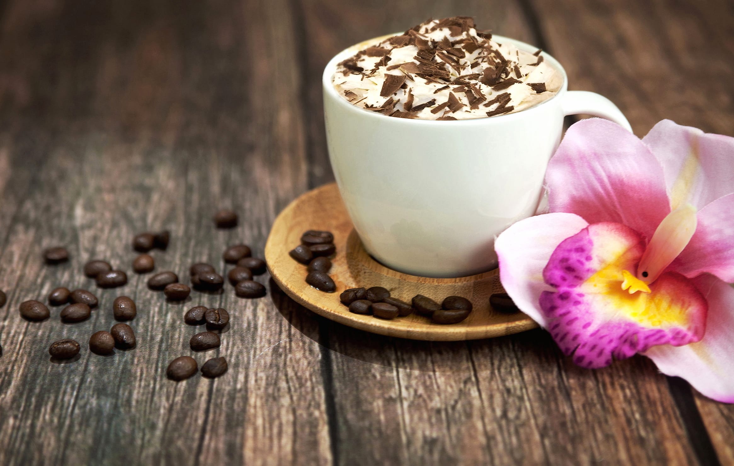 HD Wallpaper of a Perfect Cappuccino and Coffee Beans at 2048 x 2048 iPad size wallpapers HD quality