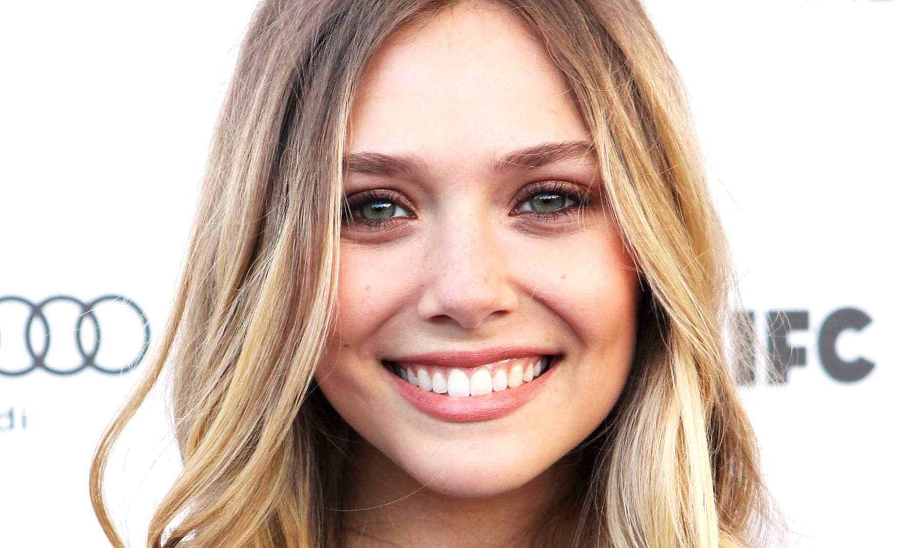 HD Wallpaper of Elizabeth Olsen Captivating Celebrity Charm at 640 x 1136 iPhone 5 size wallpapers HD quality