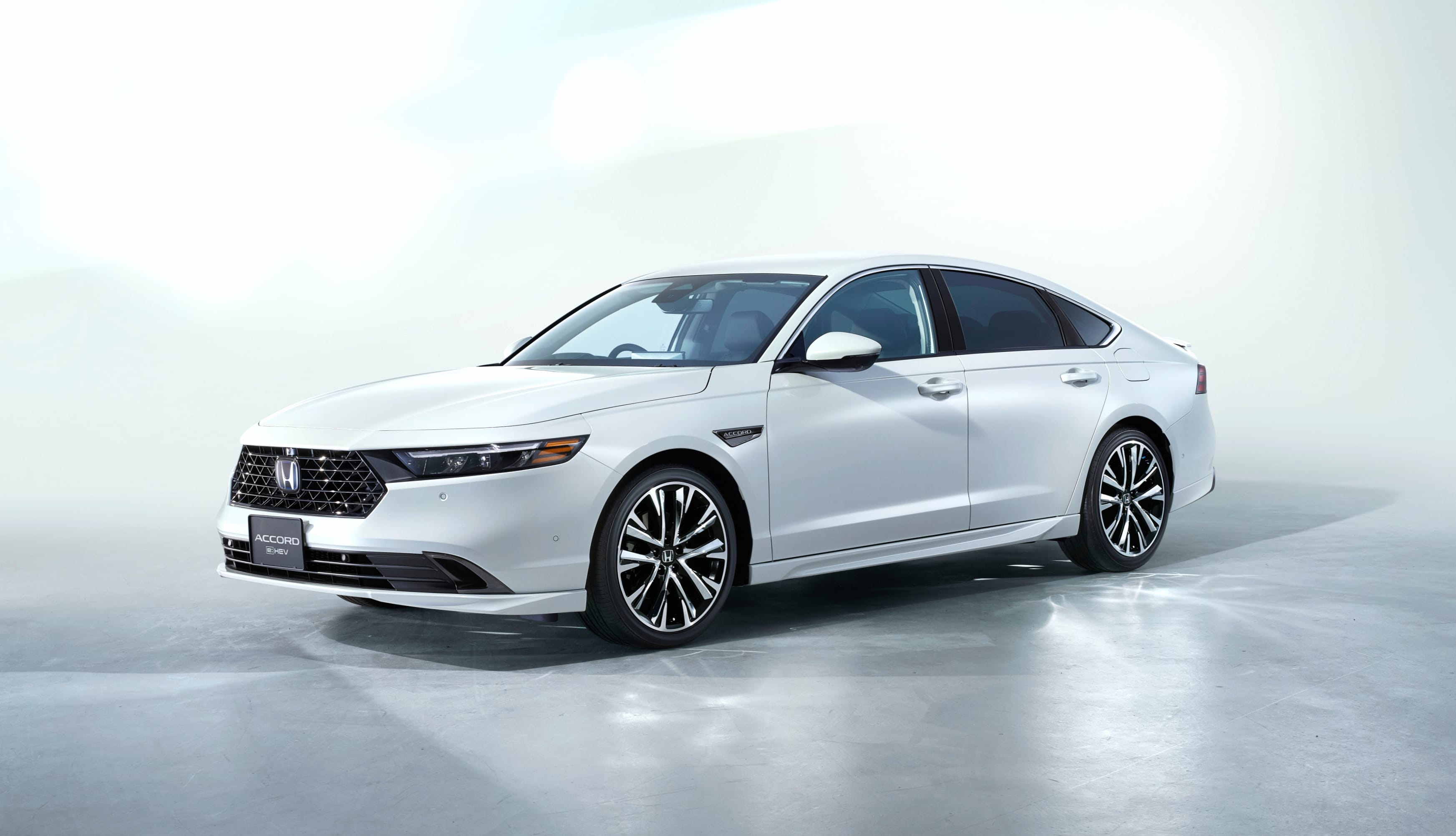 Honda Accord eHEV Sports Line 2024 at 750 x 1334 iPhone 6 size wallpapers HD quality