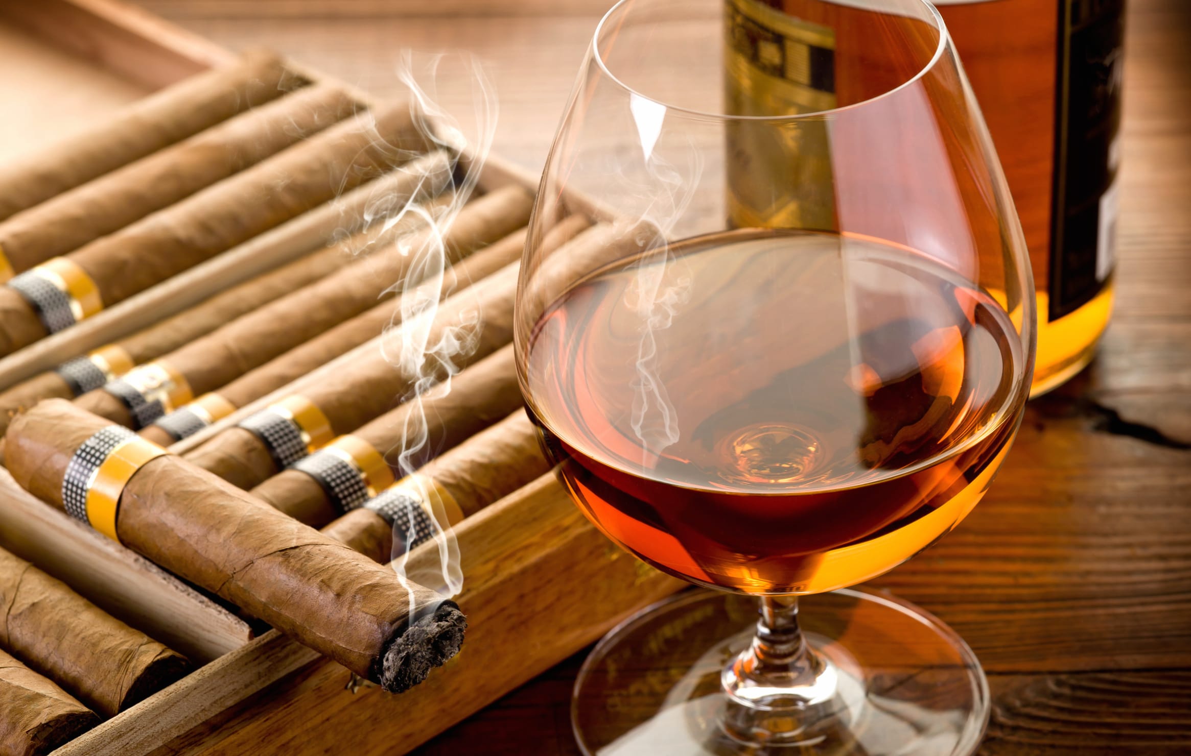 Indulge in Luxury with Cigars and Fine Liquor wallpapers HD quality