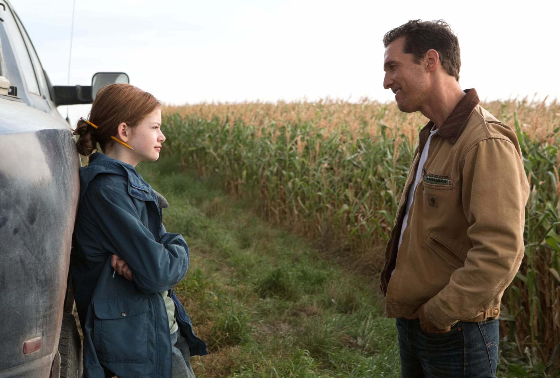 Interstellar Movie Scene with Matthew and Mackenzie at 1600 x 1200 size wallpapers HD quality