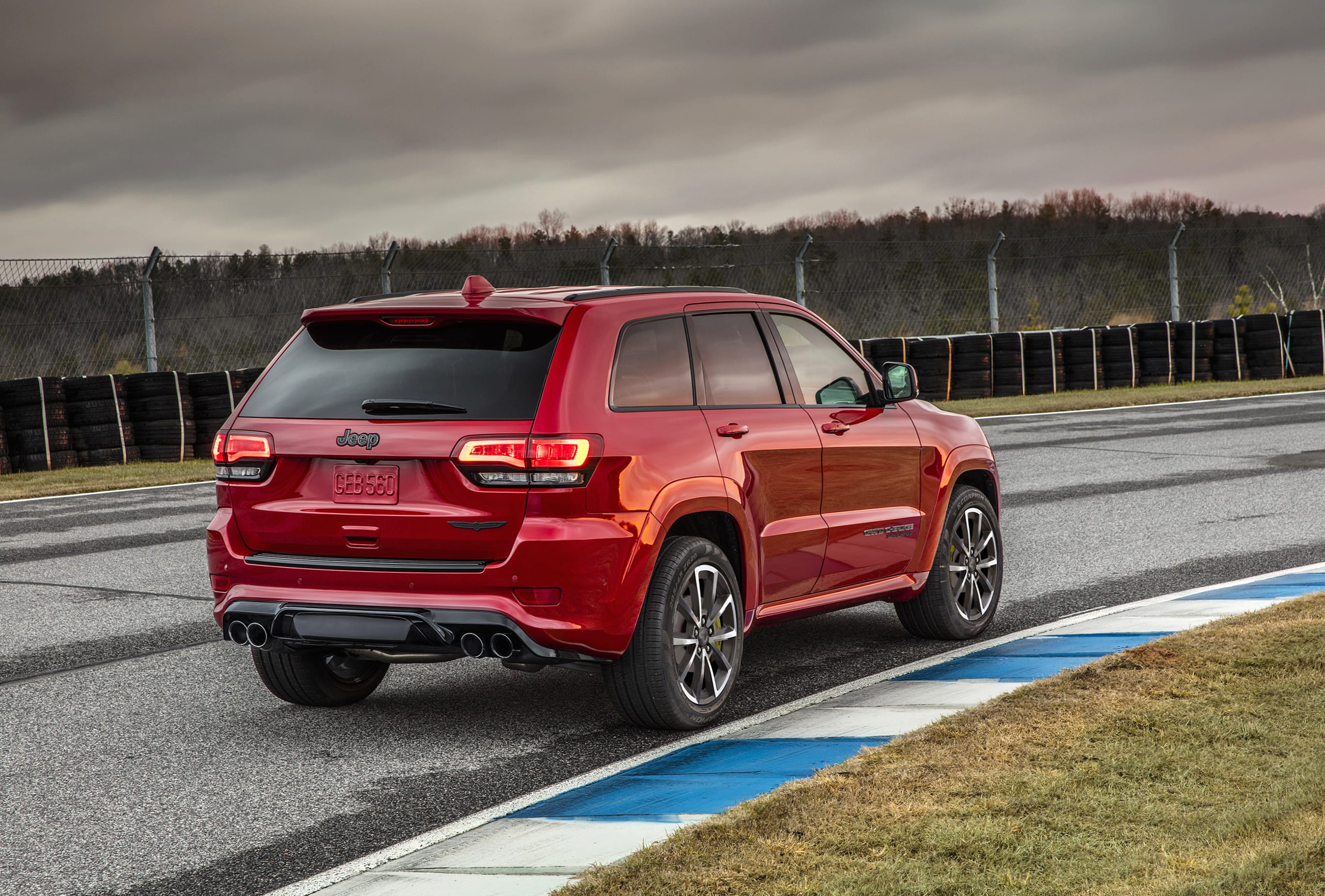 Jeep Grand Cherokee Trailhawk at 1600 x 900 HD size wallpapers HD quality