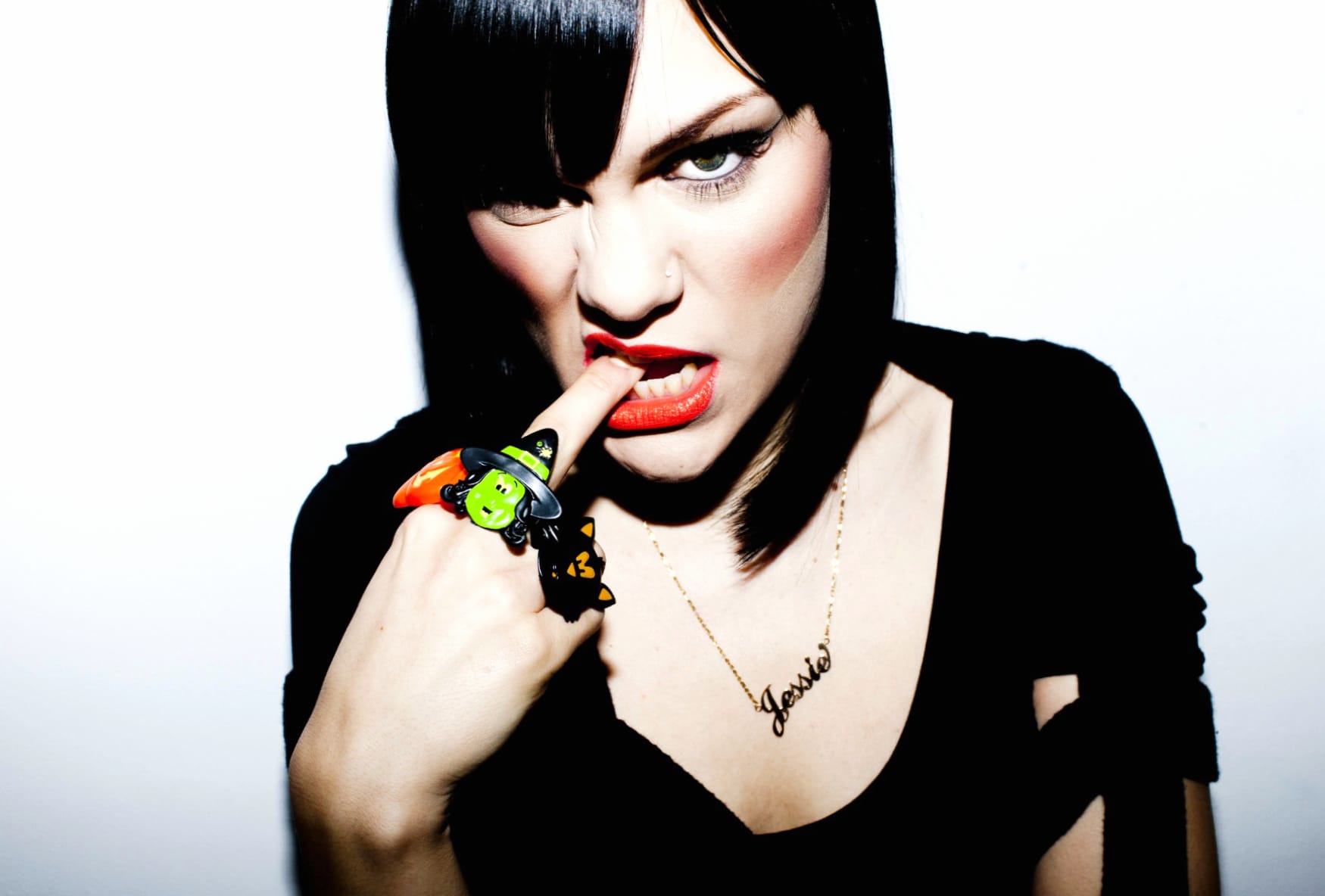 Jessie J Bold for Music Lovers wallpapers HD quality