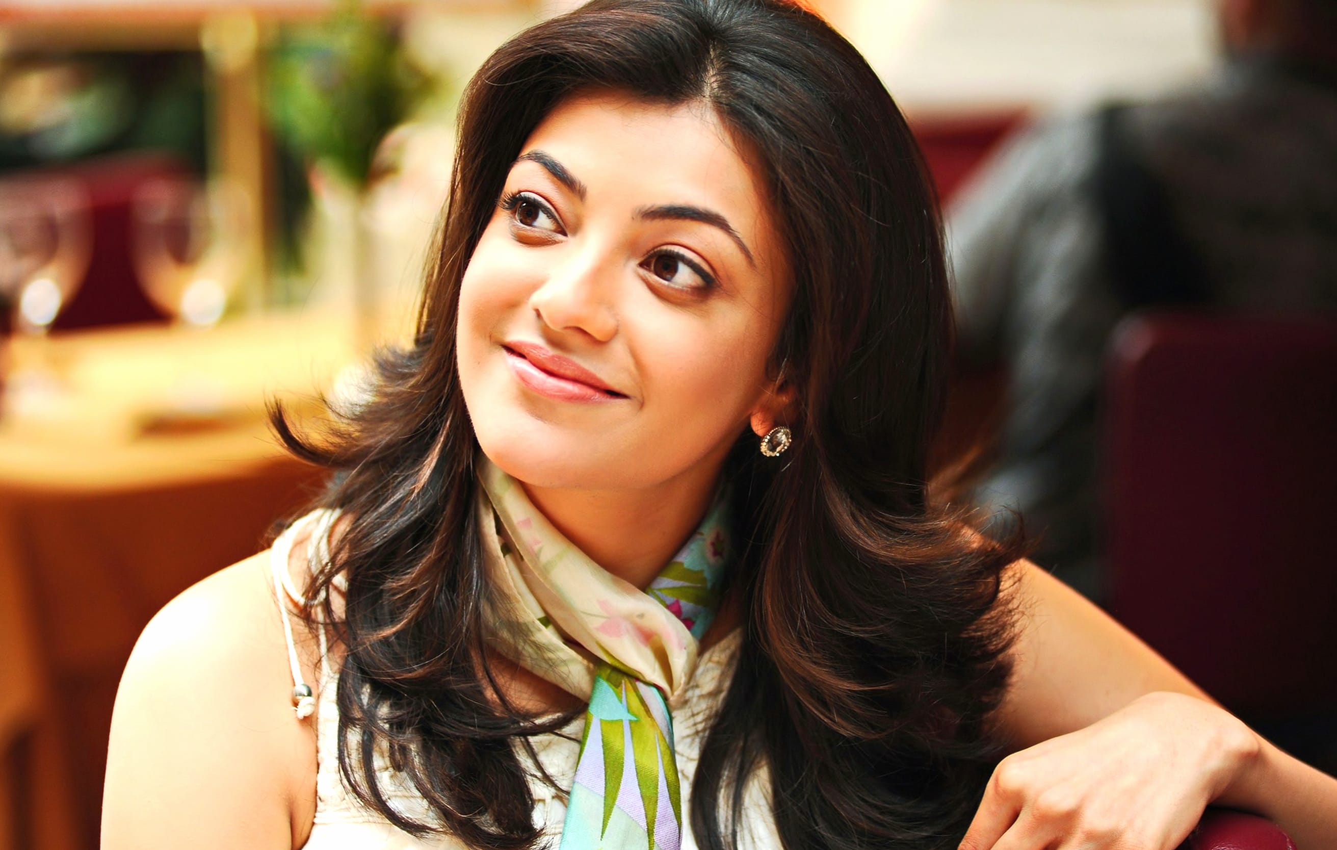 Kajal Aggarwal Stunning of the Actress at 640 x 1136 iPhone 5 size wallpapers HD quality