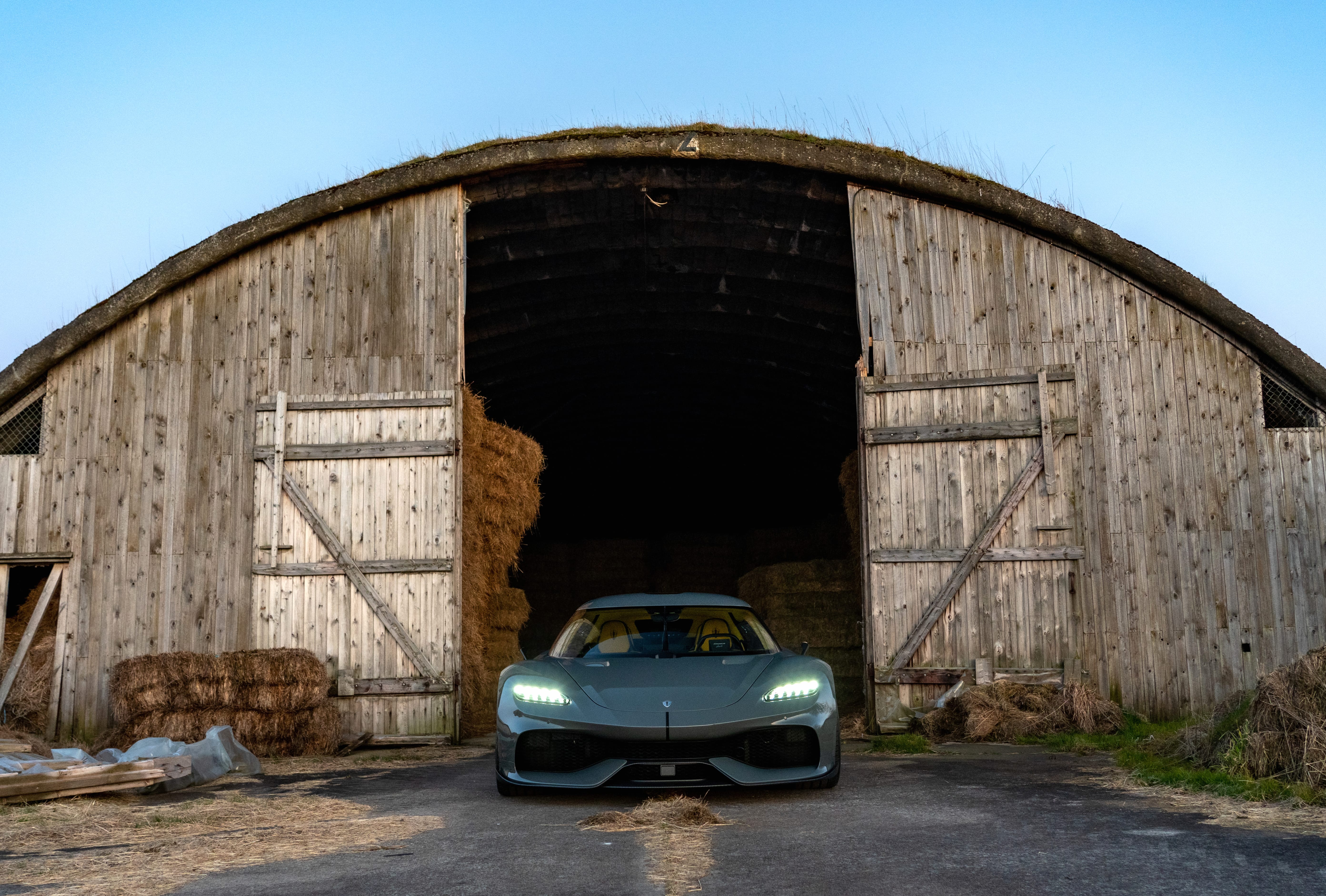 Koenigsegg Gemera High-Performance Hybrid Car Background at 640 x 1136 iPhone 5 size wallpapers HD quality