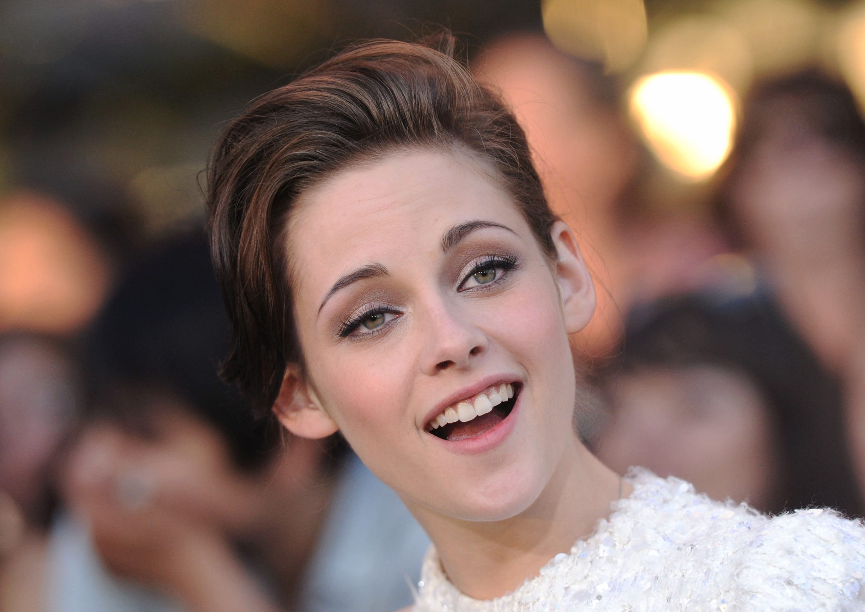 Kristen Stewart Captivating Celebrity Moment wallpapers HD quality