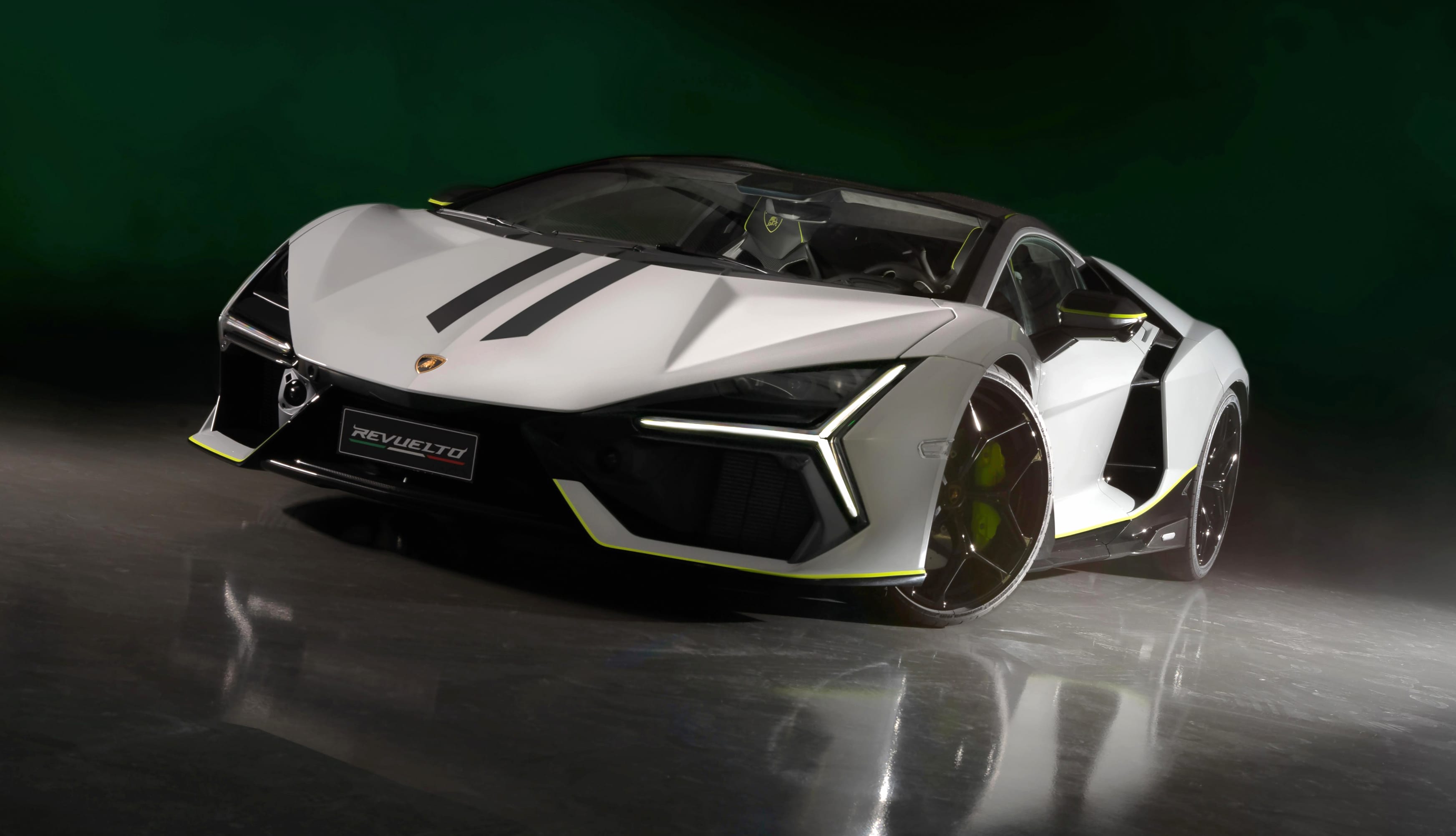 Lamborghini Revuelto Arena Ad Personam at 1280 x 960 size wallpapers HD quality