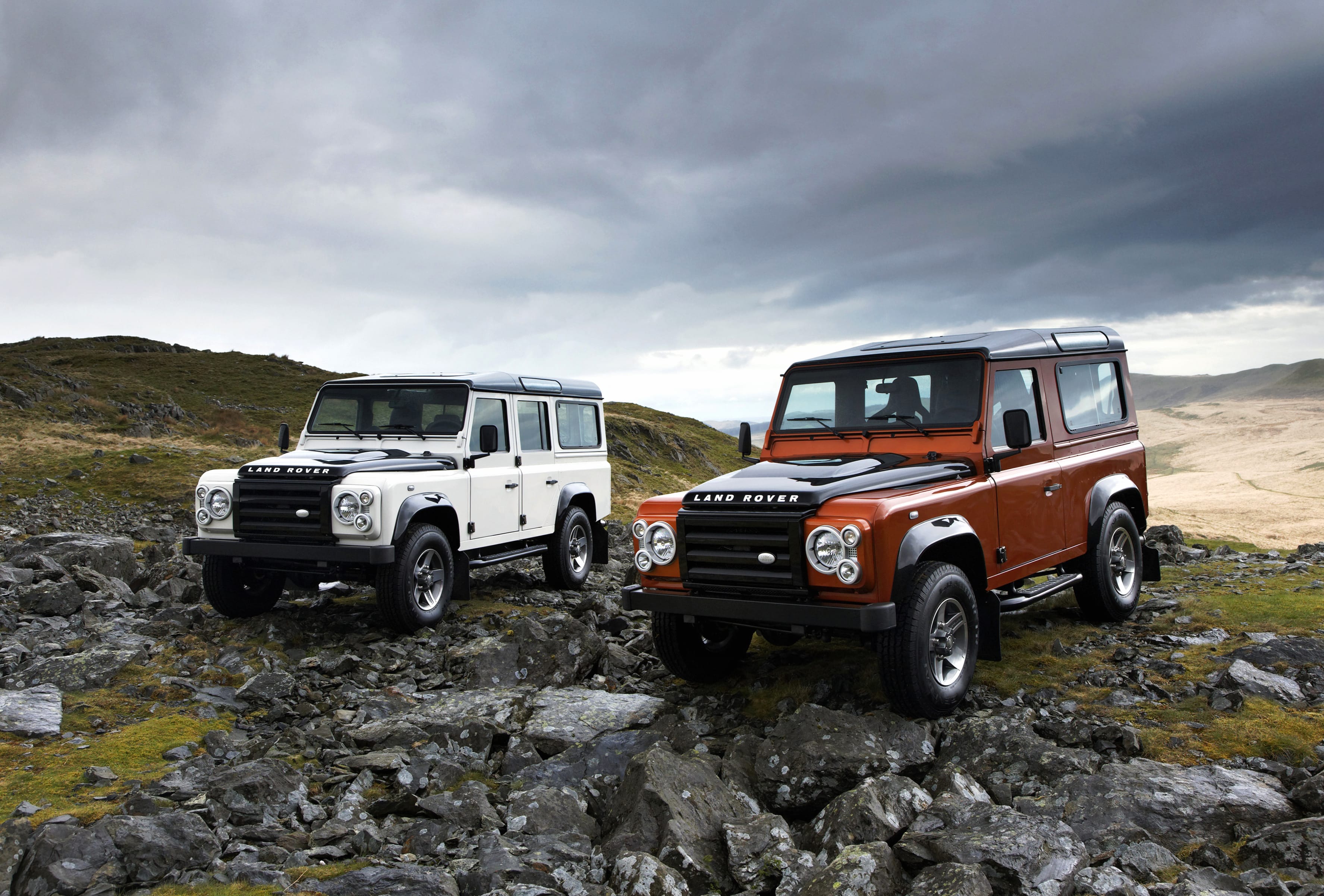 Land Rover Defenders in at 1280 x 720 HD size wallpapers HD quality