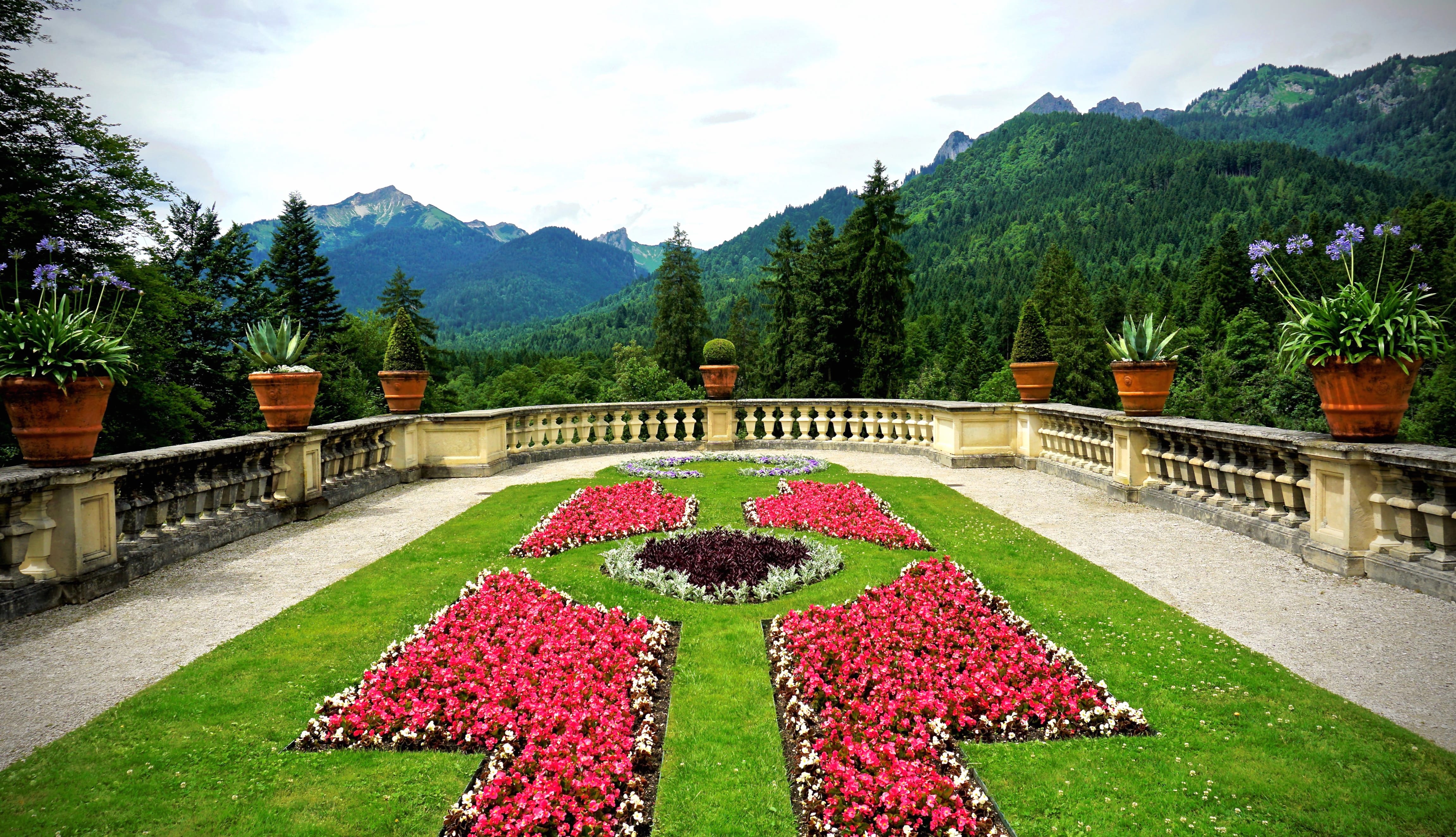 Linderhof Palace Garden View - at 640 x 960 iPhone 4 size wallpapers HD quality