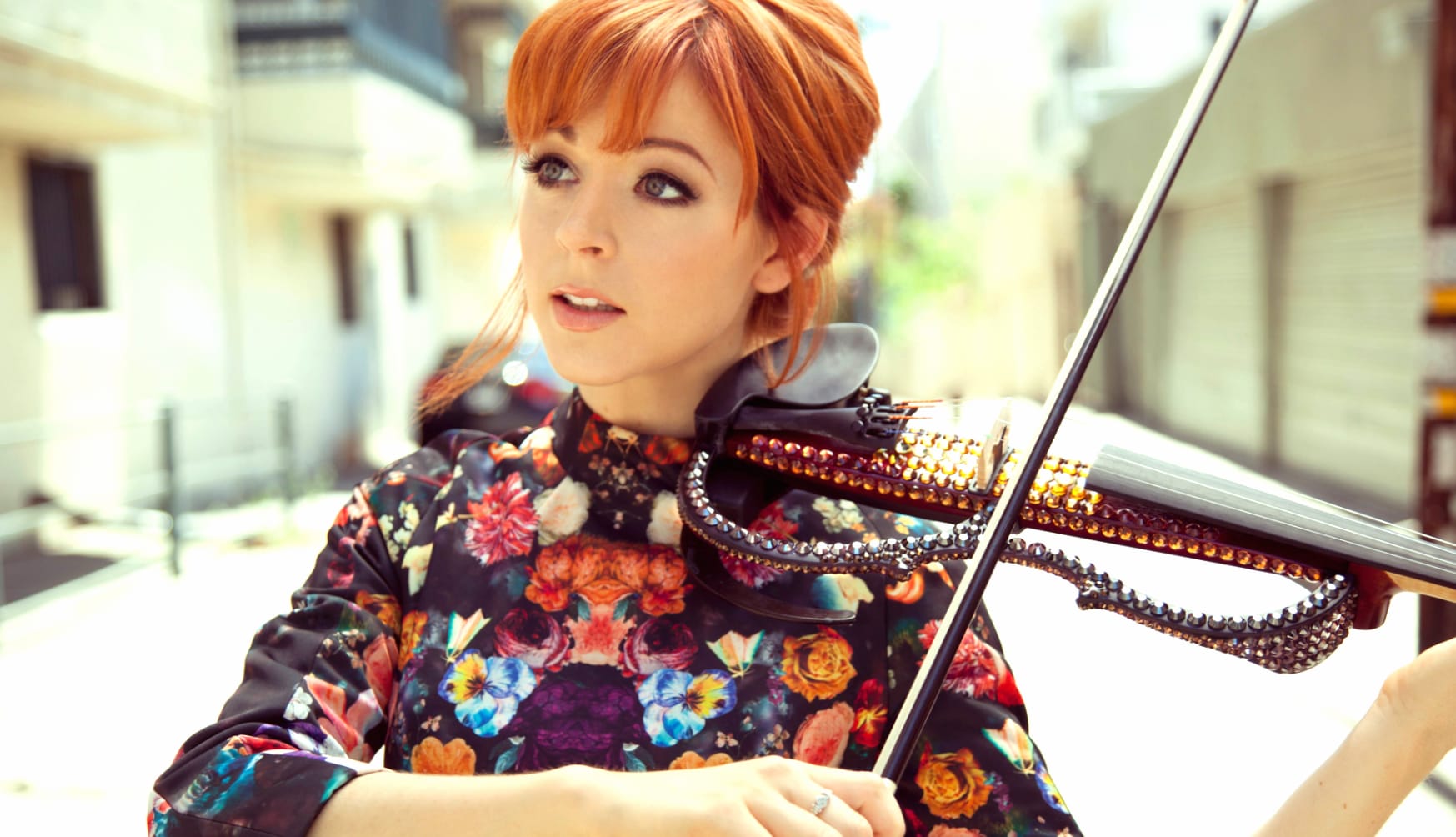 Lindsey Stirling Vibrant of Musical Elegance at 1152 x 864 size wallpapers HD quality