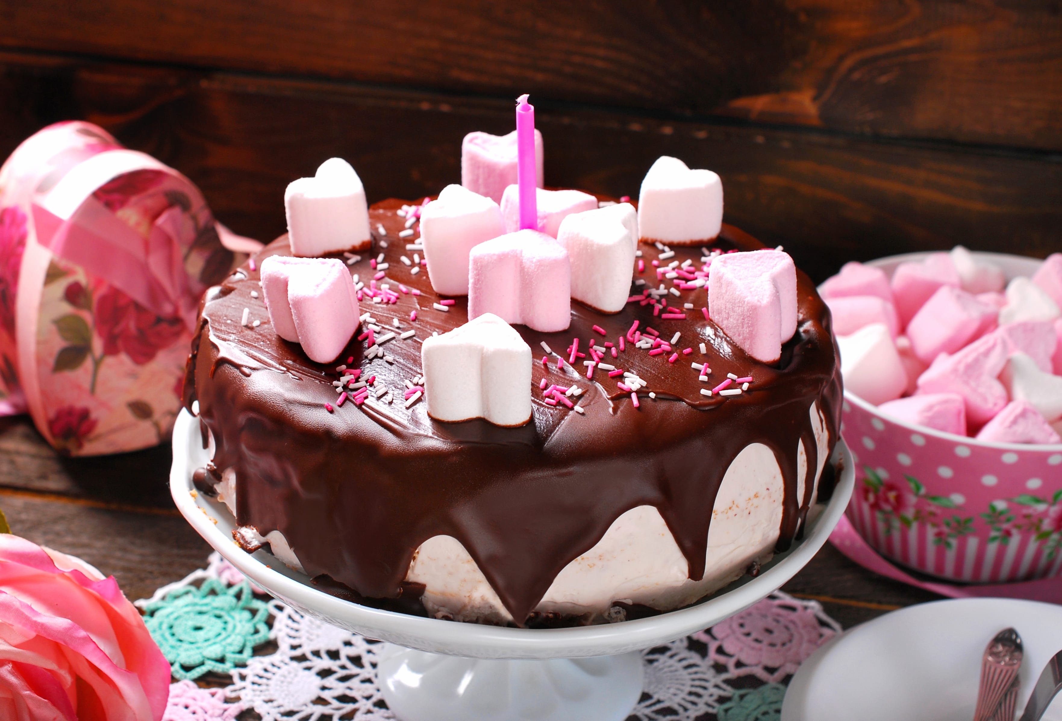 Marshmallow Chocolate Food Cake at 1600 x 1200 size wallpapers HD quality