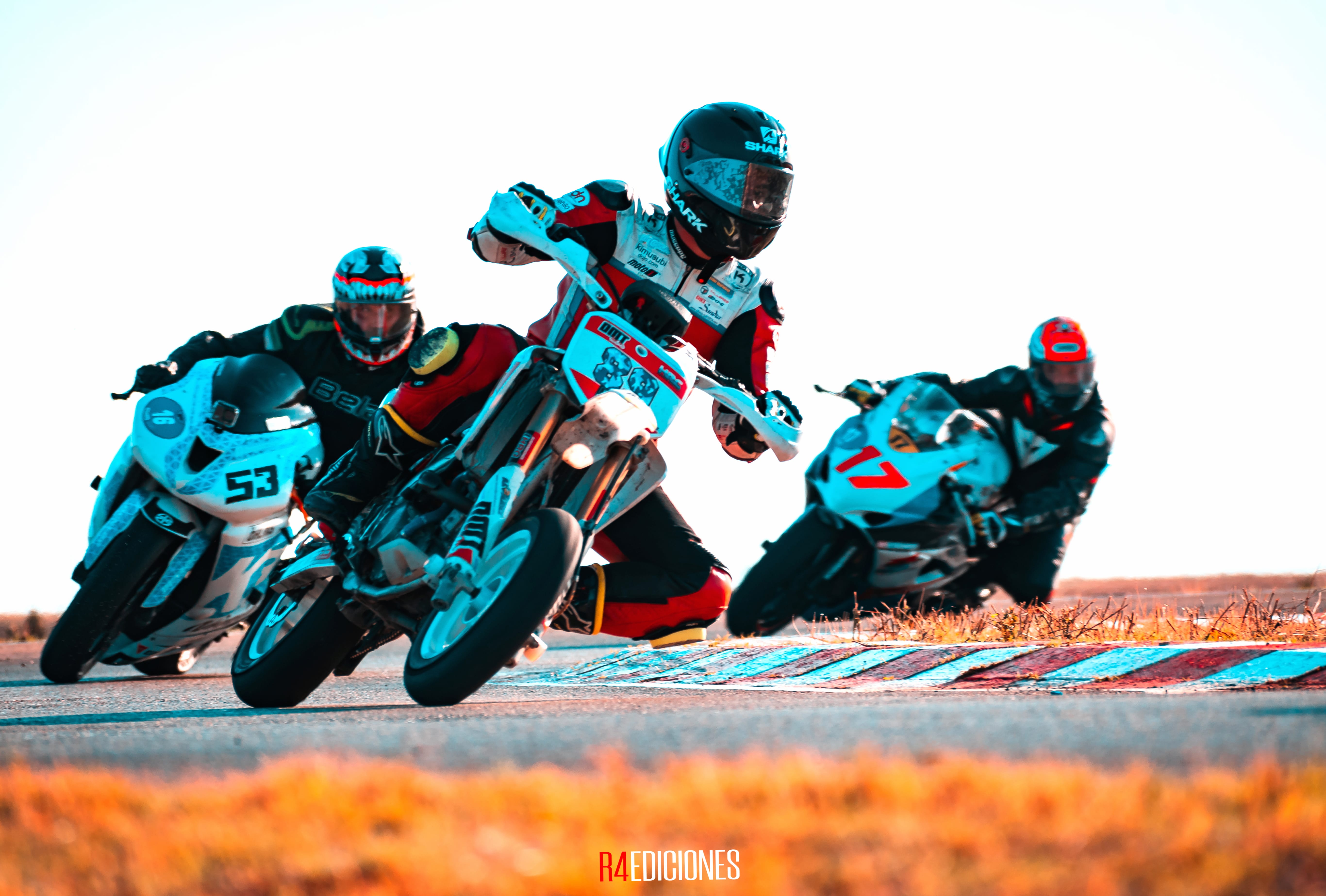 motorbikes in the circuit wallpapers HD quality