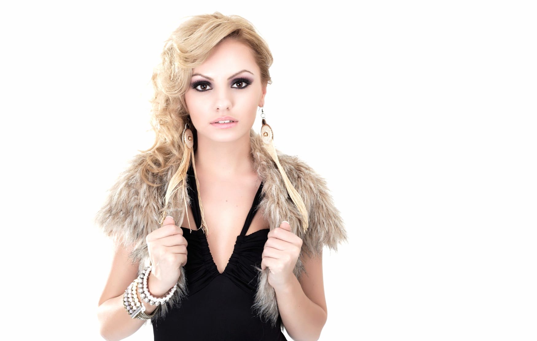 Music Elegance - Alexandra Stan wallpapers HD quality