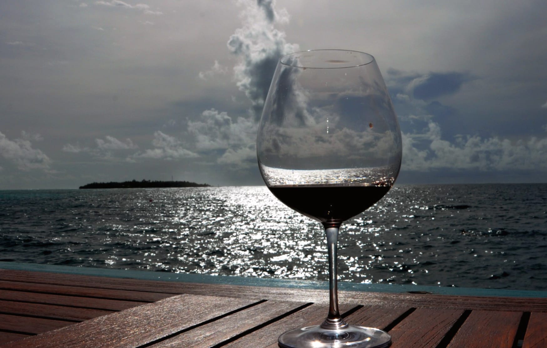 Oceanfront Wine Delight at 2560 x 1440 HD size wallpapers HD quality