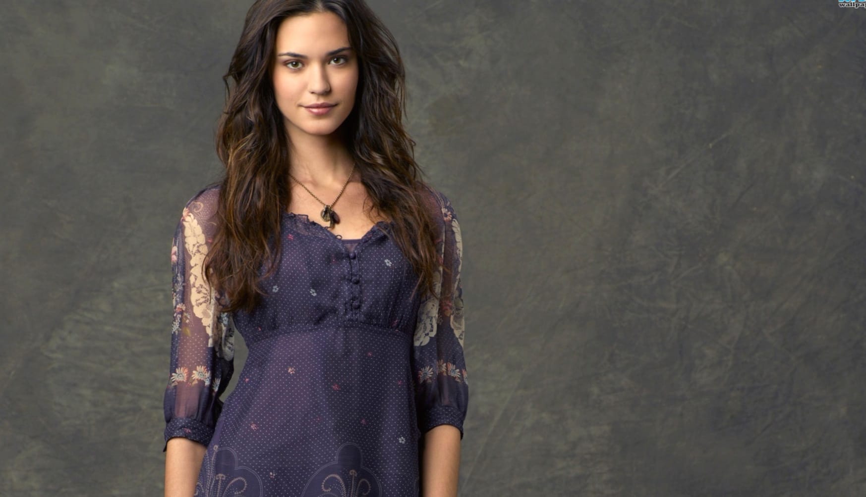 Odette Annable A Stunning Celebrity Portrait wallpapers HD quality