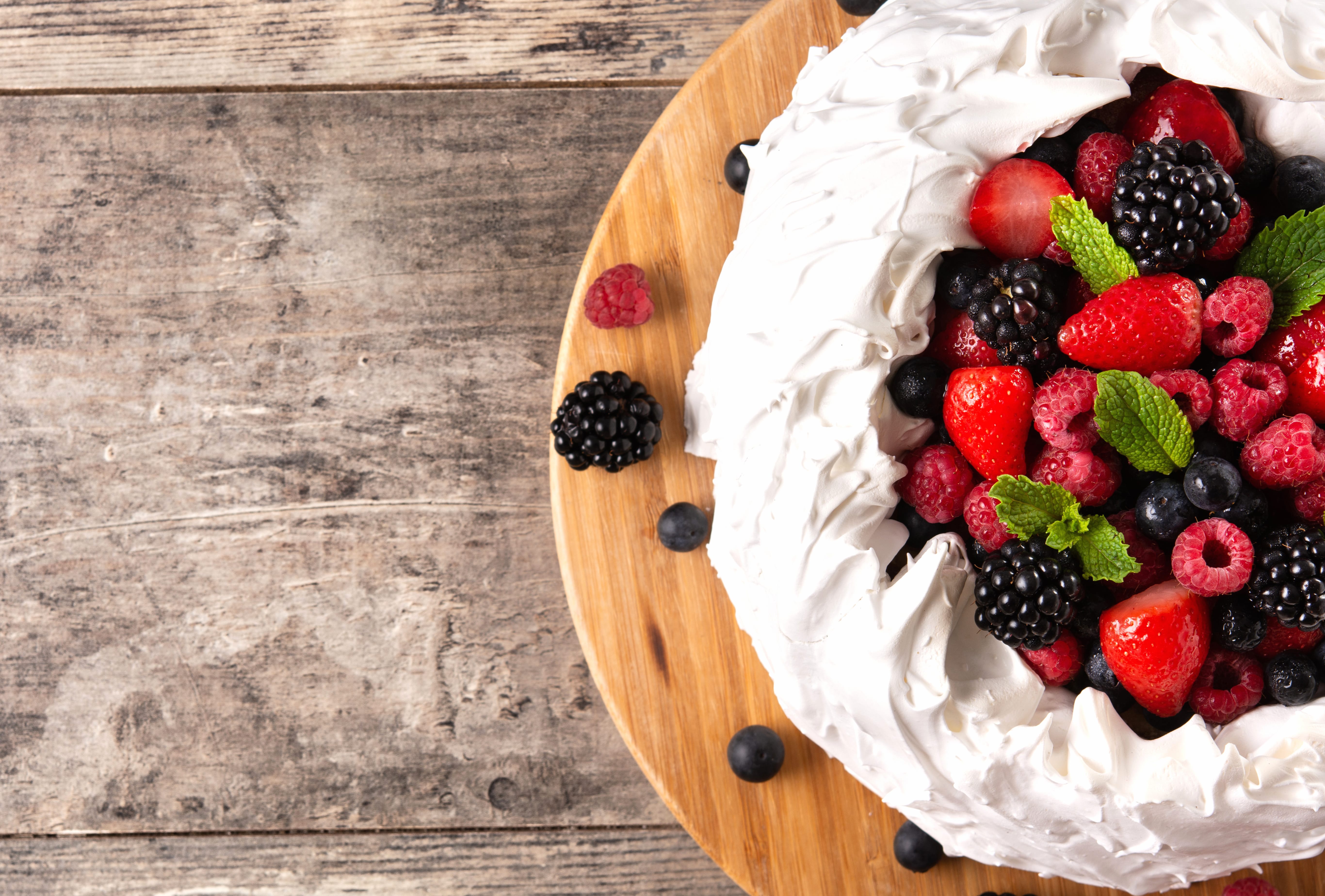 Pavlova Food Cake wallpapers HD quality