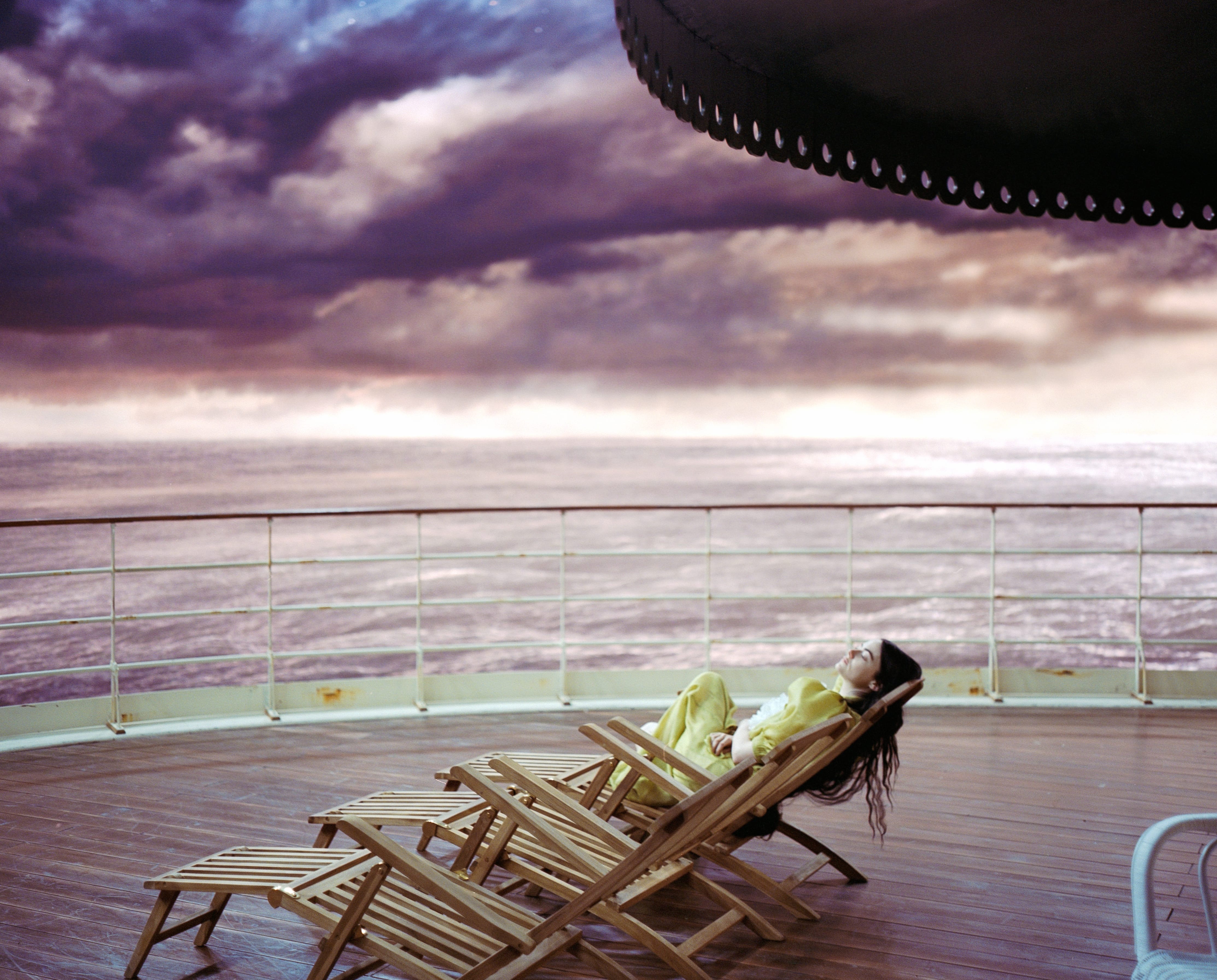 Poor Things Movie - Oceanic Deck View at 640 x 960 iPhone 4 size wallpapers HD quality