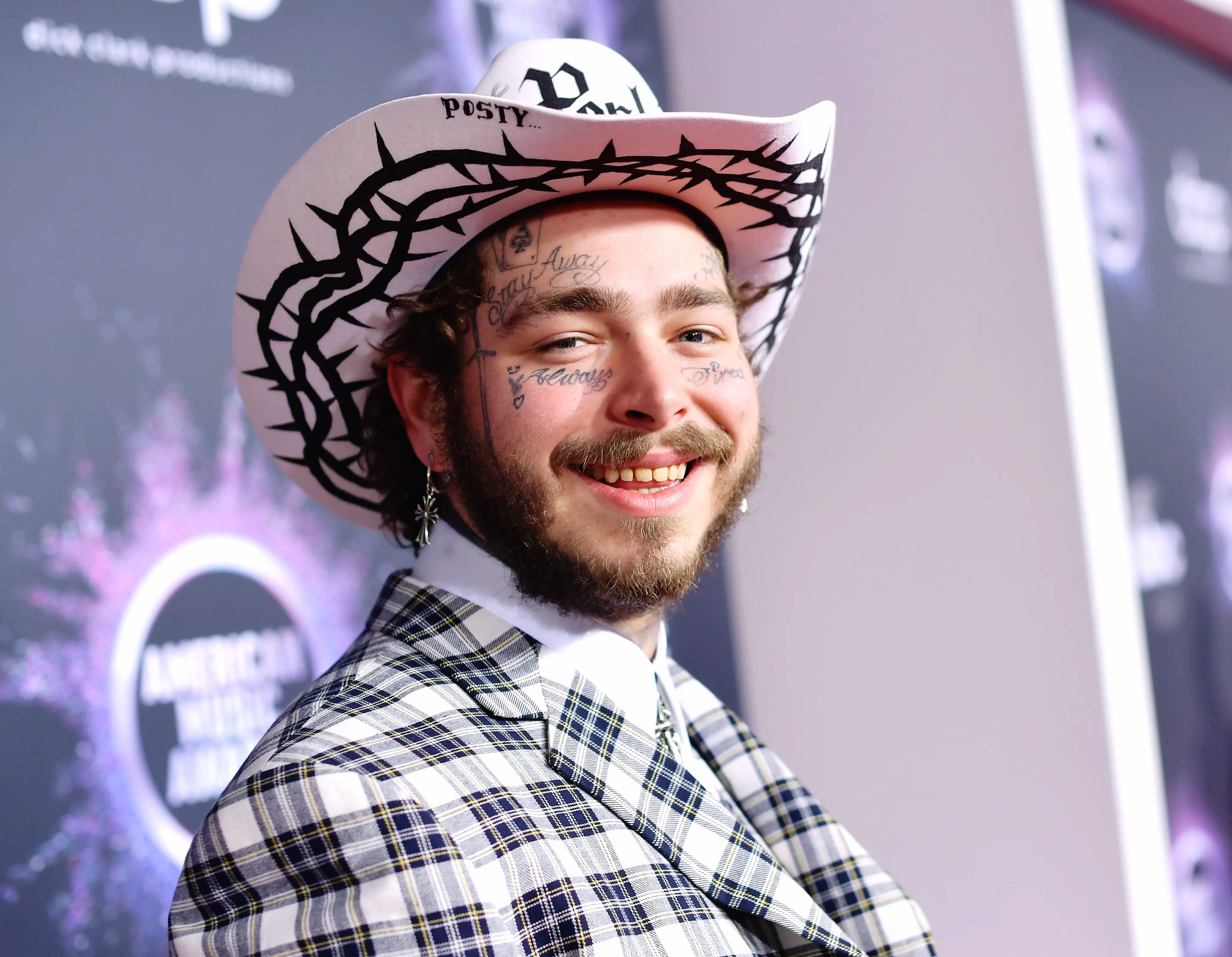 Post Malone – Stylish Celebrity Desktop Background wallpapers HD quality