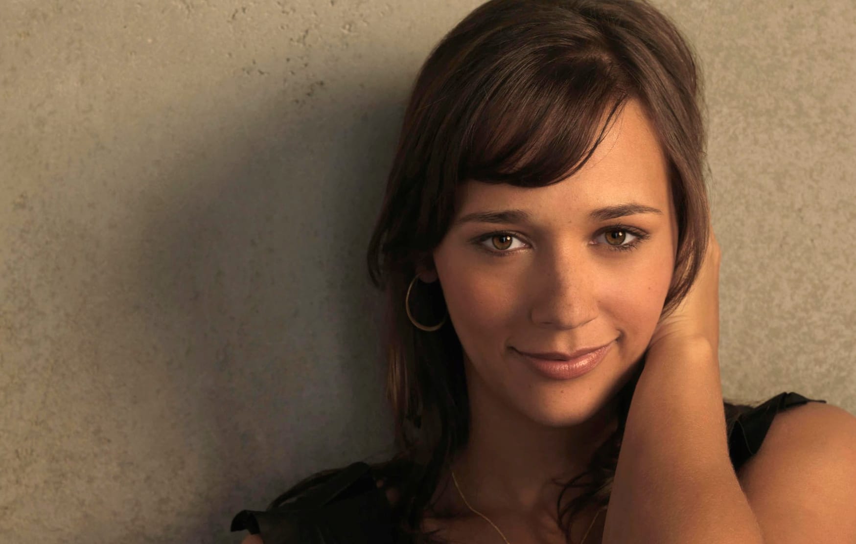 Rashida Jones Captivating Celebrity Style wallpapers HD quality