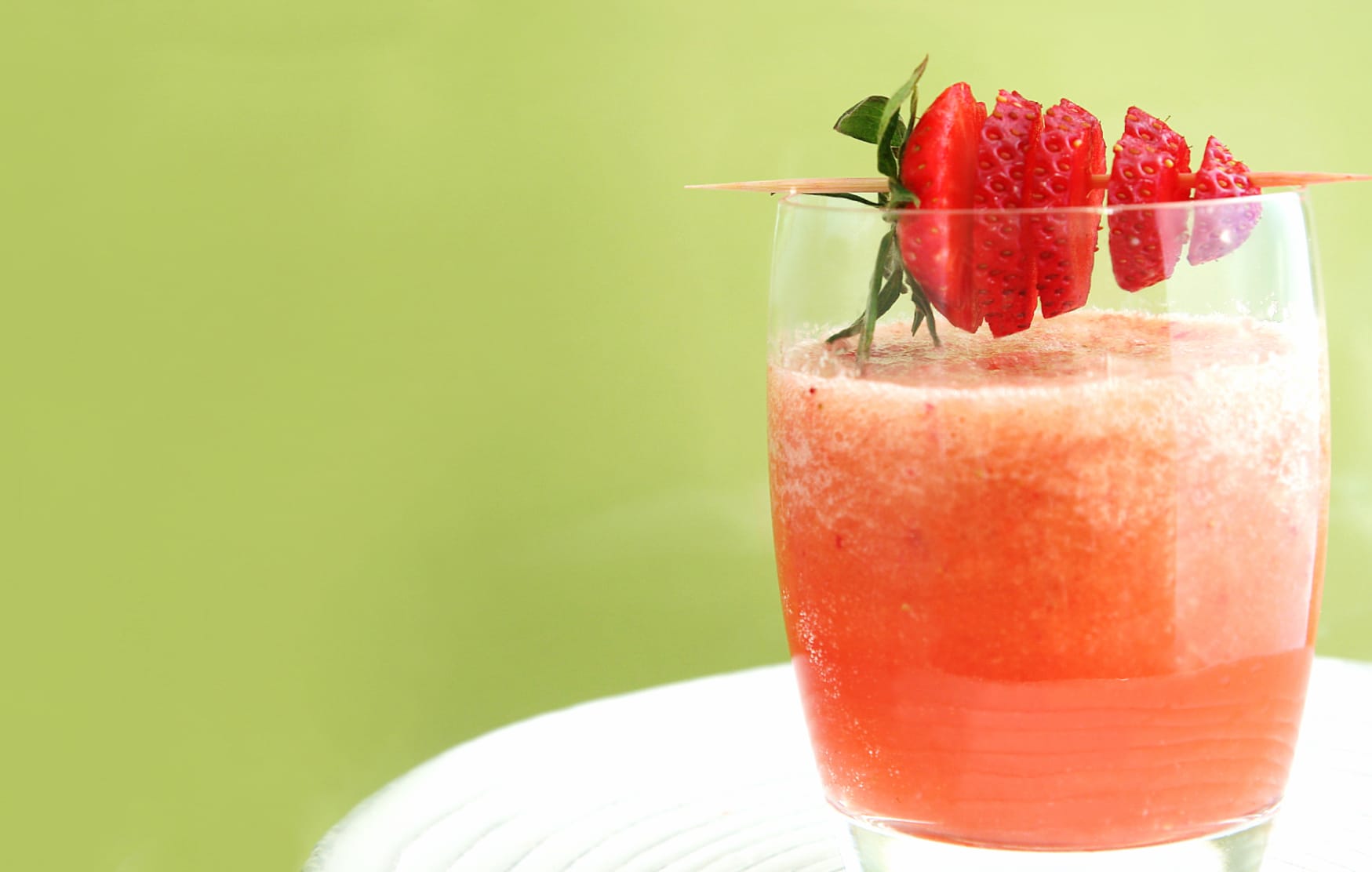 Refreshing Strawberry Drink - at 1280 x 960 size wallpapers HD quality