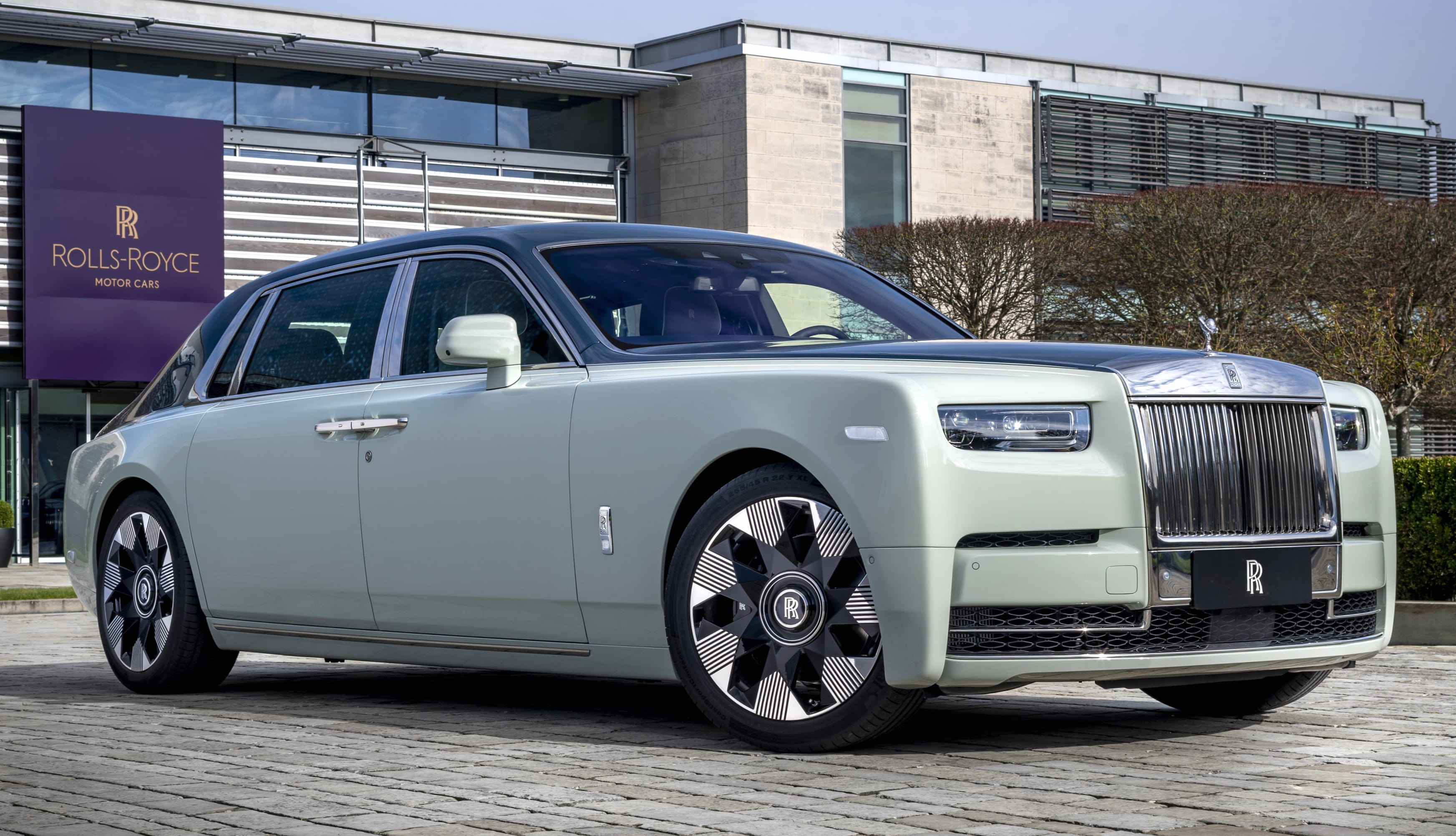 Rolls-Royce Phantom EWB Magnetism 2024 at 1152 x 864 size wallpapers HD quality