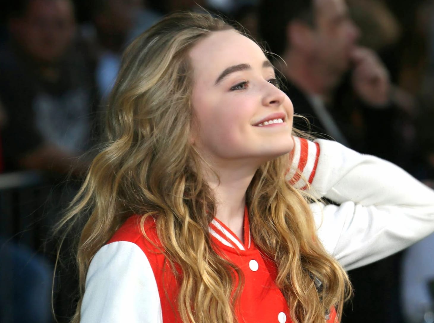 Sabrina Carpenter Captivating Celebrity Charm at 640 x 960 iPhone 4 size wallpapers HD quality