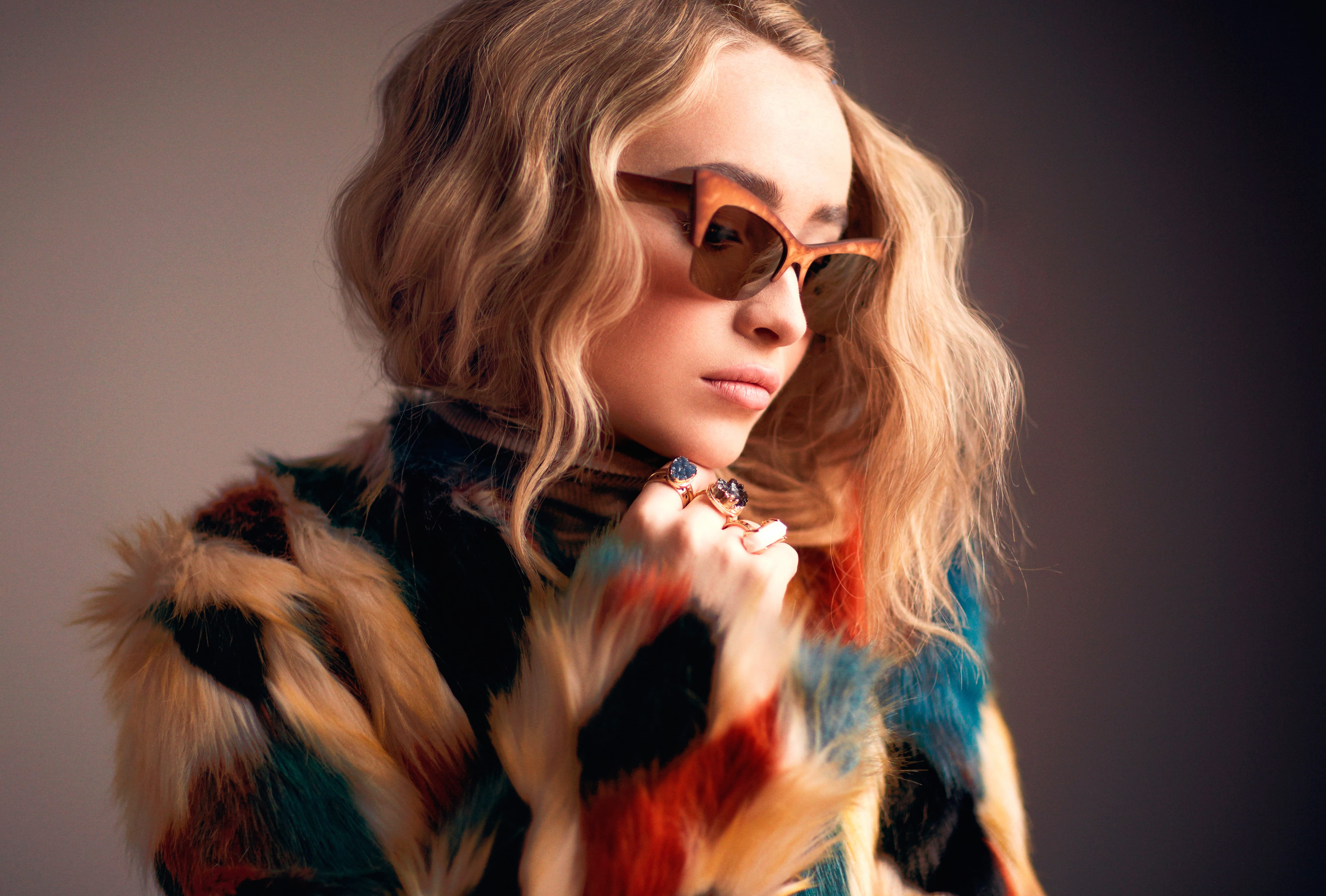 Sabrina Carpenter Stylish with Sunglasses wallpapers HD quality