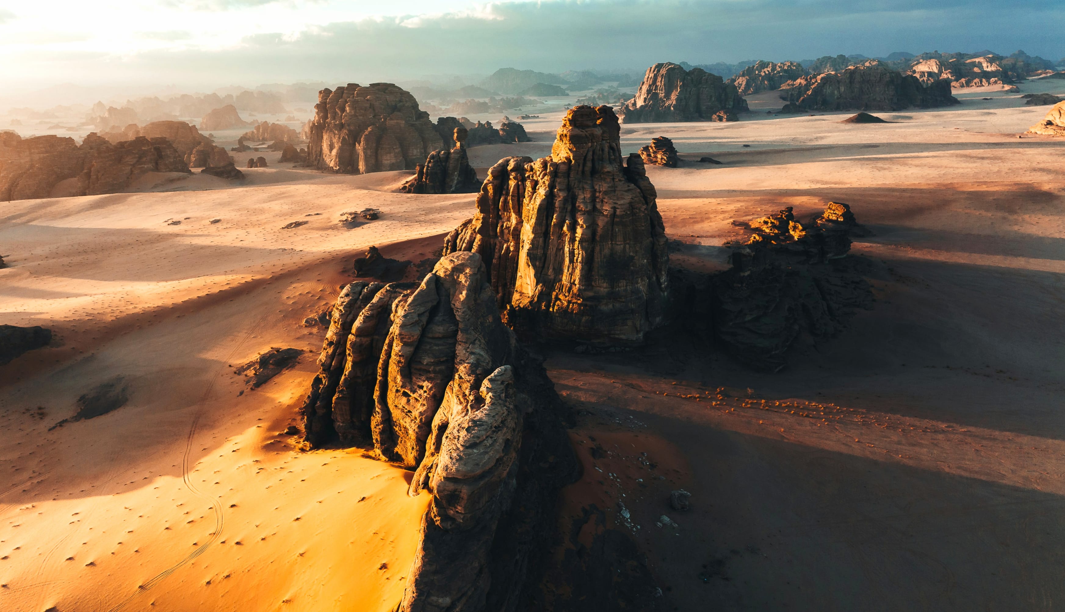 Sandstone plateau Hisma Desert at 640 x 960 iPhone 4 size wallpapers HD quality