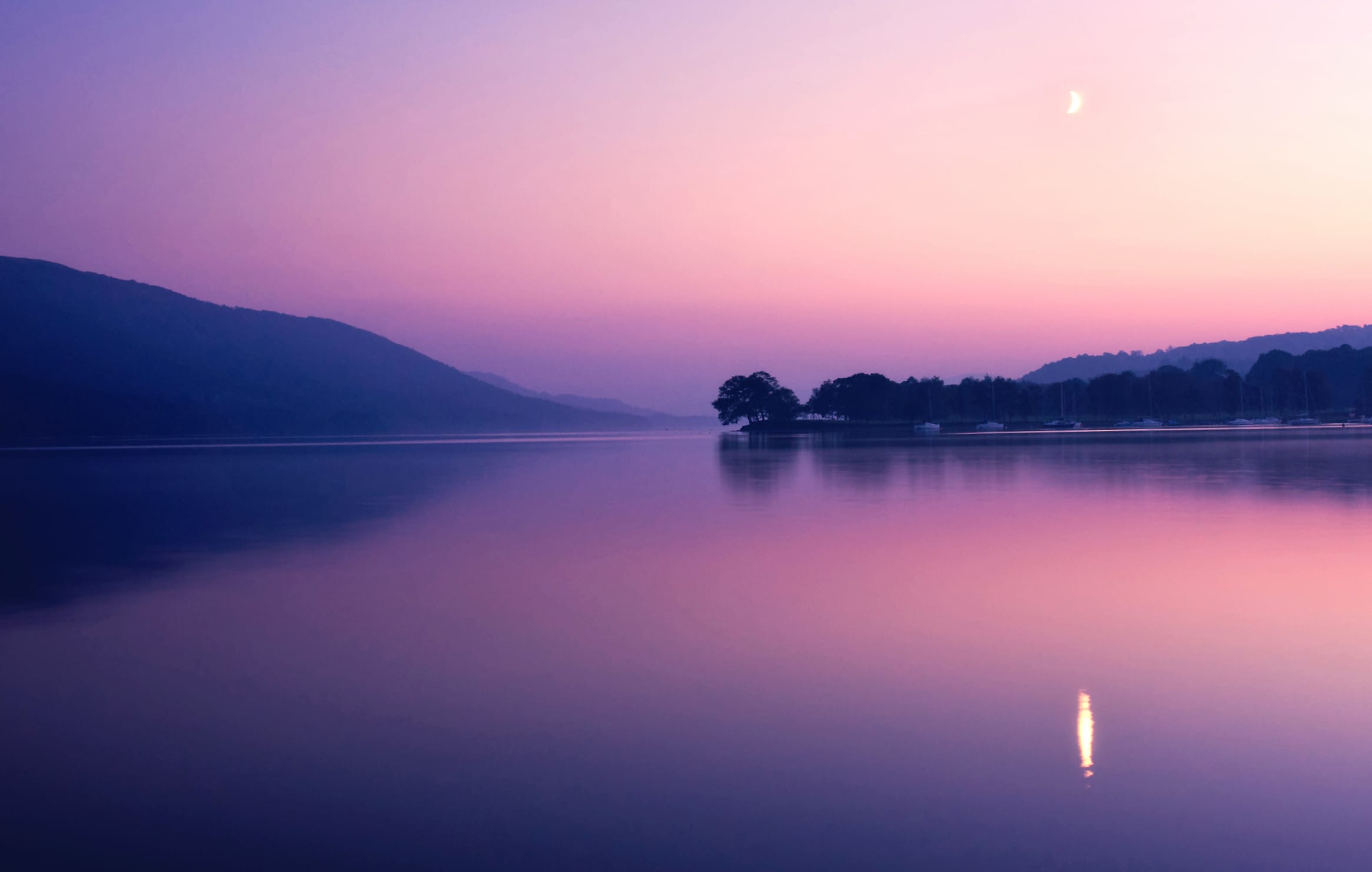 Serene Horizon Lake - HD Scenic Wallpaper wallpapers HD quality